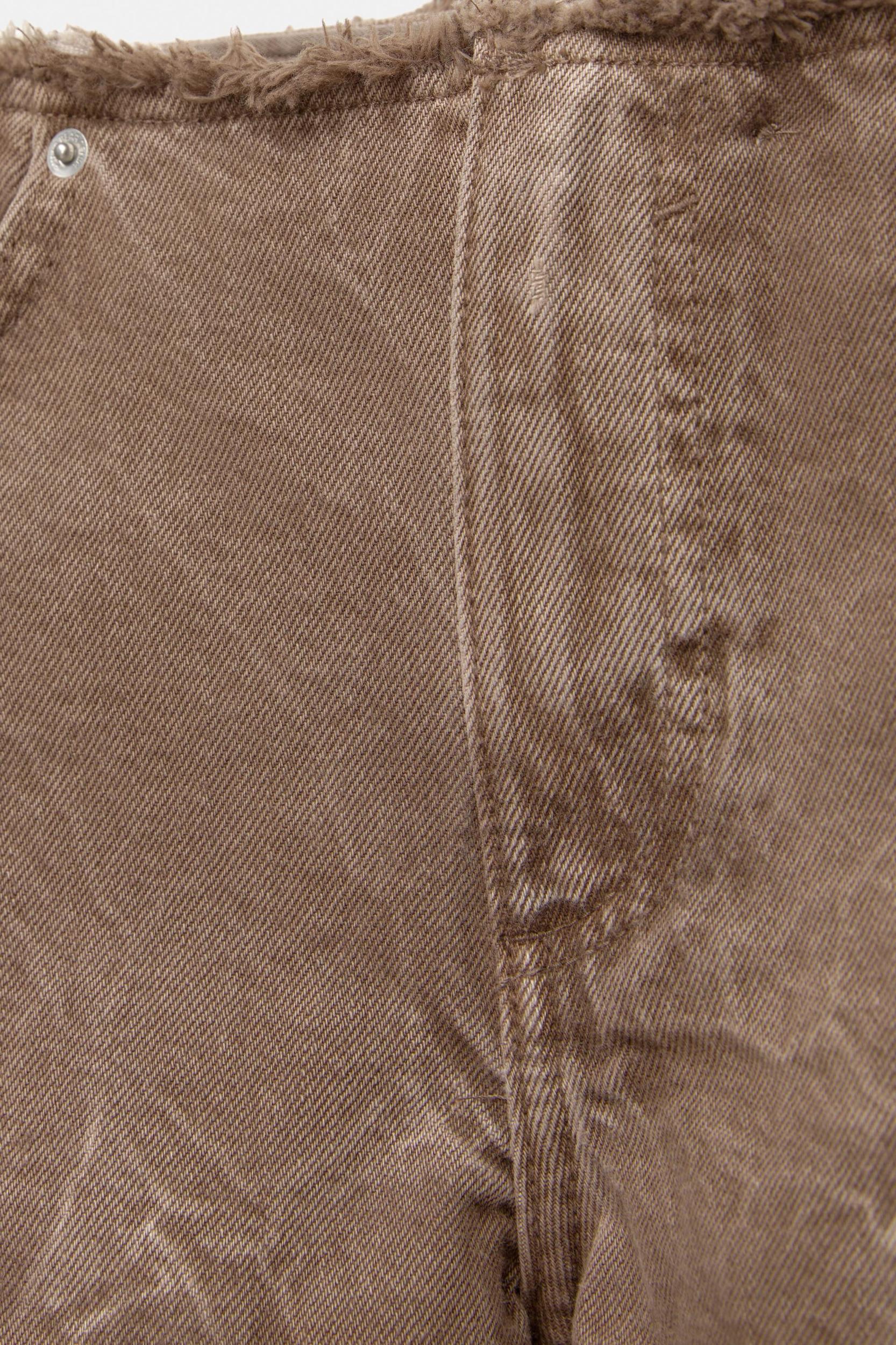 Mid-rise denim shorts with no waist Product Image