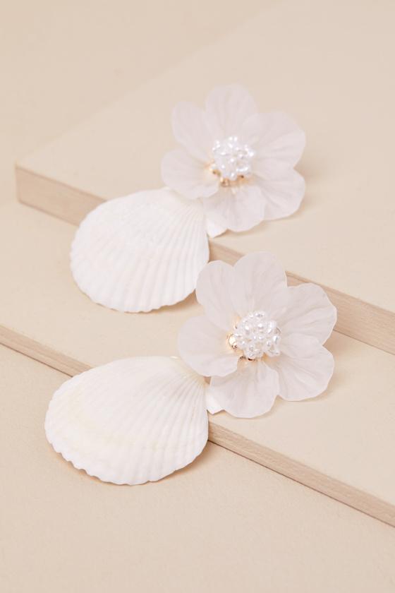 Nalin White Flower Seashell Statement Earrings Product Image