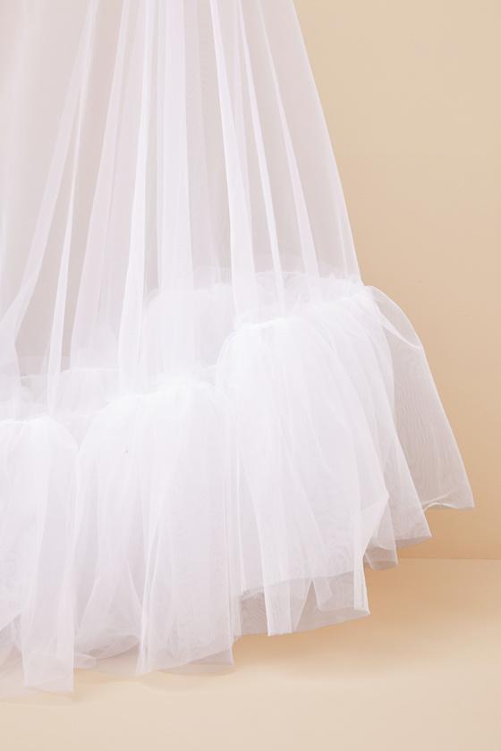 Lalith White Tulle Ruffled Veil Product Image
