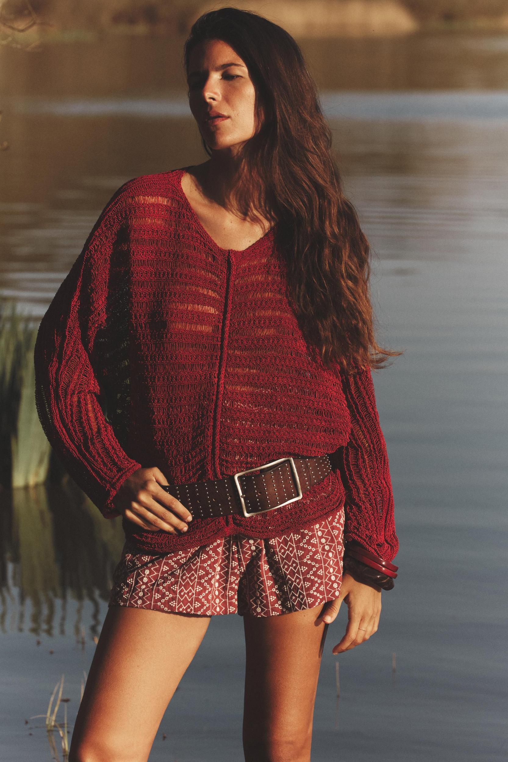 PERFORATED EMBROIDERY SHORTS Product Image