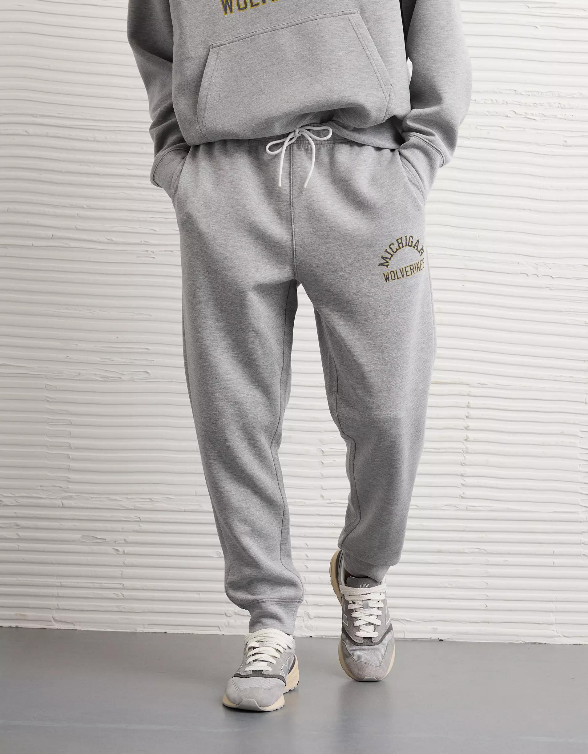 AE 24/7 Michigan Wolverines Graphic Jogger Product Image