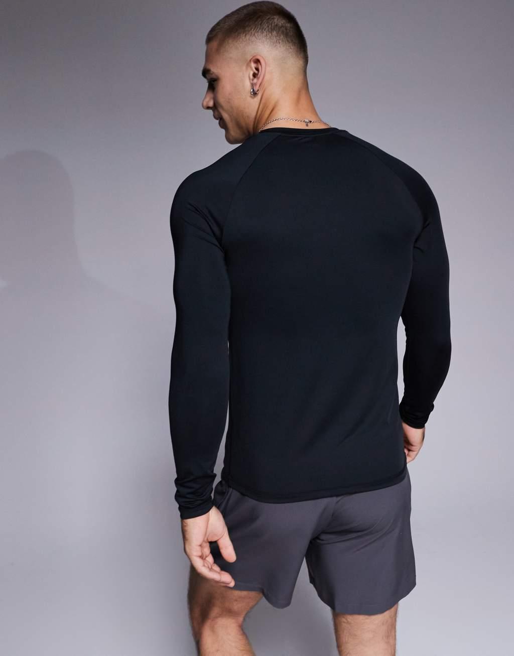 4505 Icon training long sleeve muscle fit base layer in black  Product Image