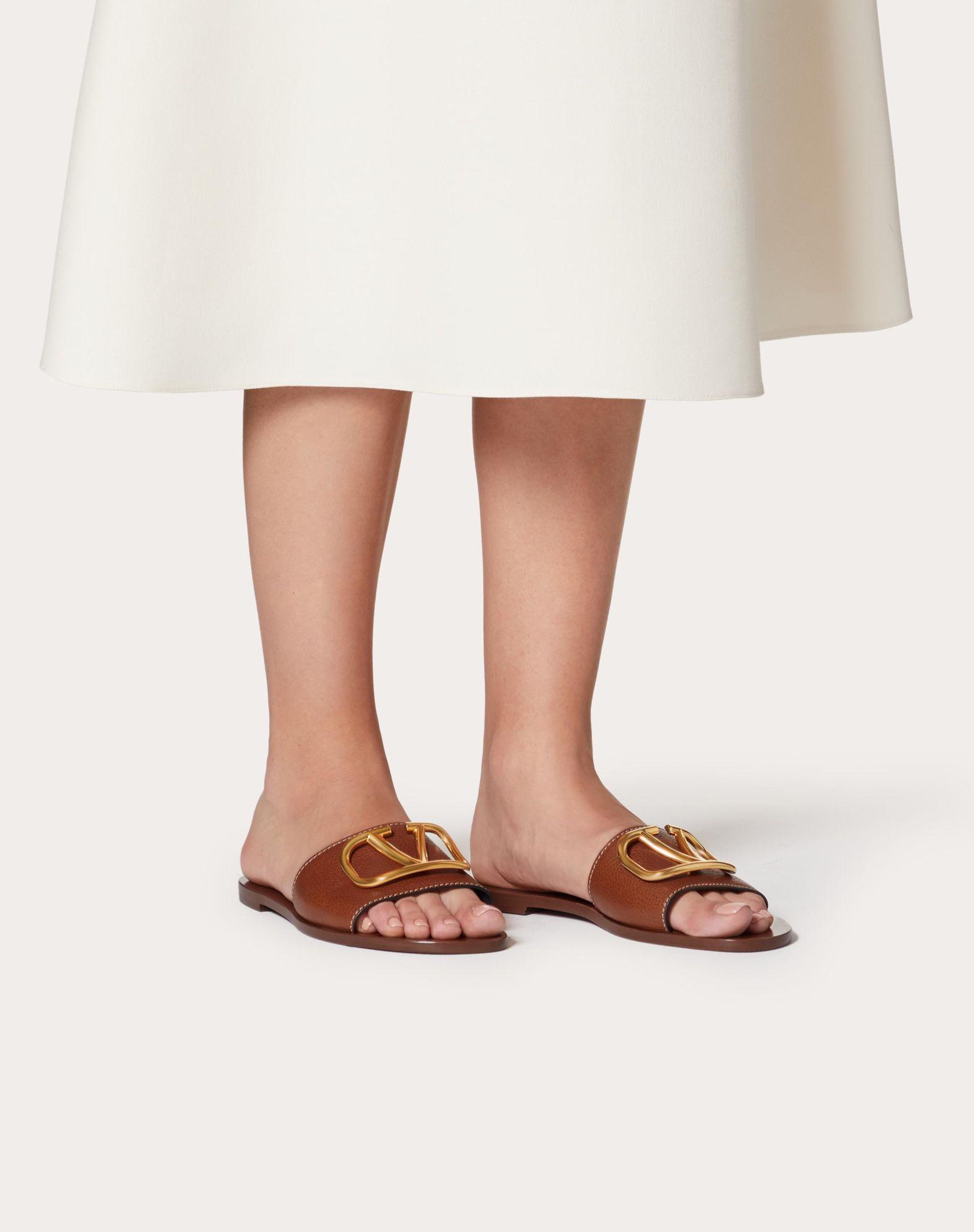 Vlogo Signature Slide Sandal In Grainy Cowhide With Accessory Product Image