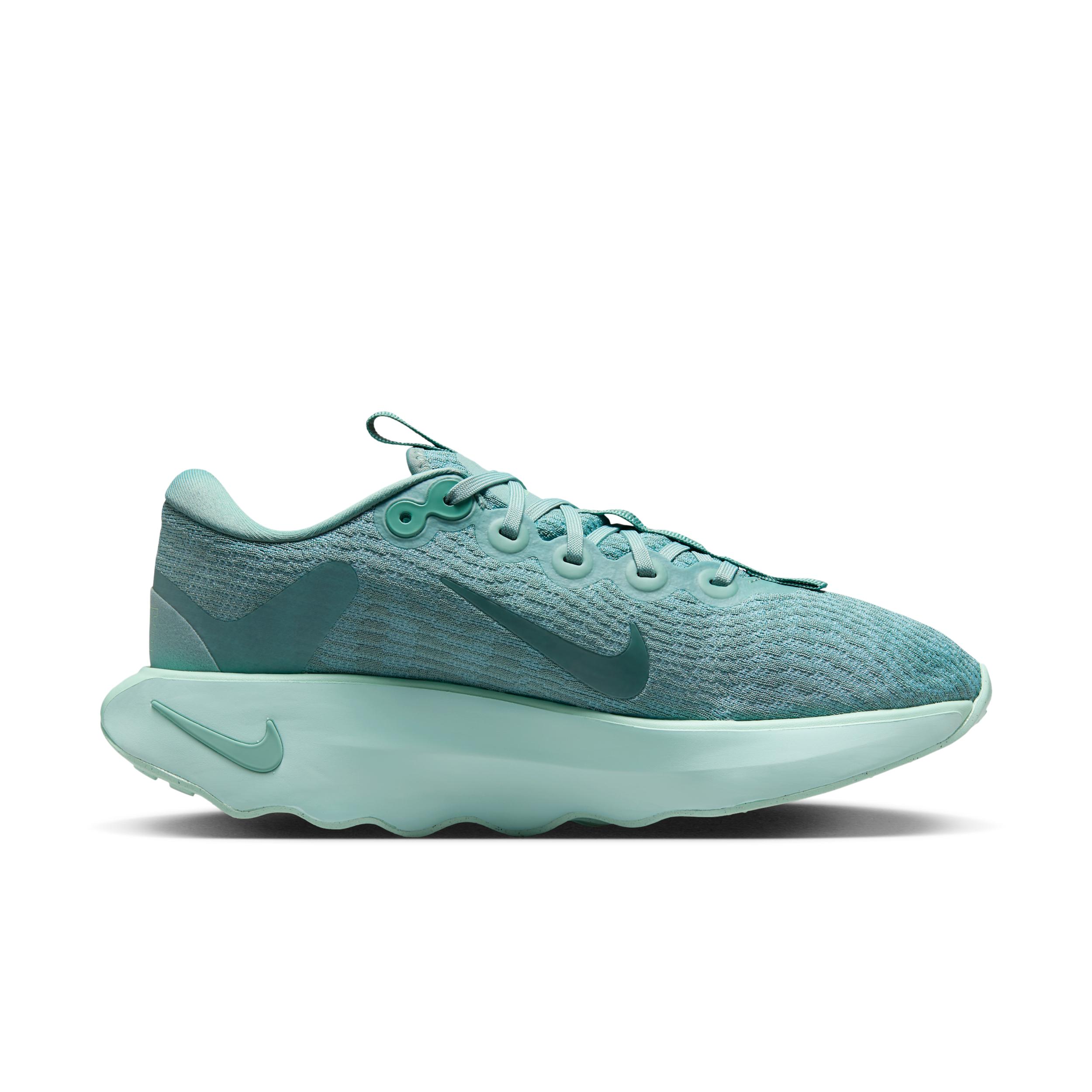 Nike Womens Motiva Walking Shoes | DV1238-011 Product Image