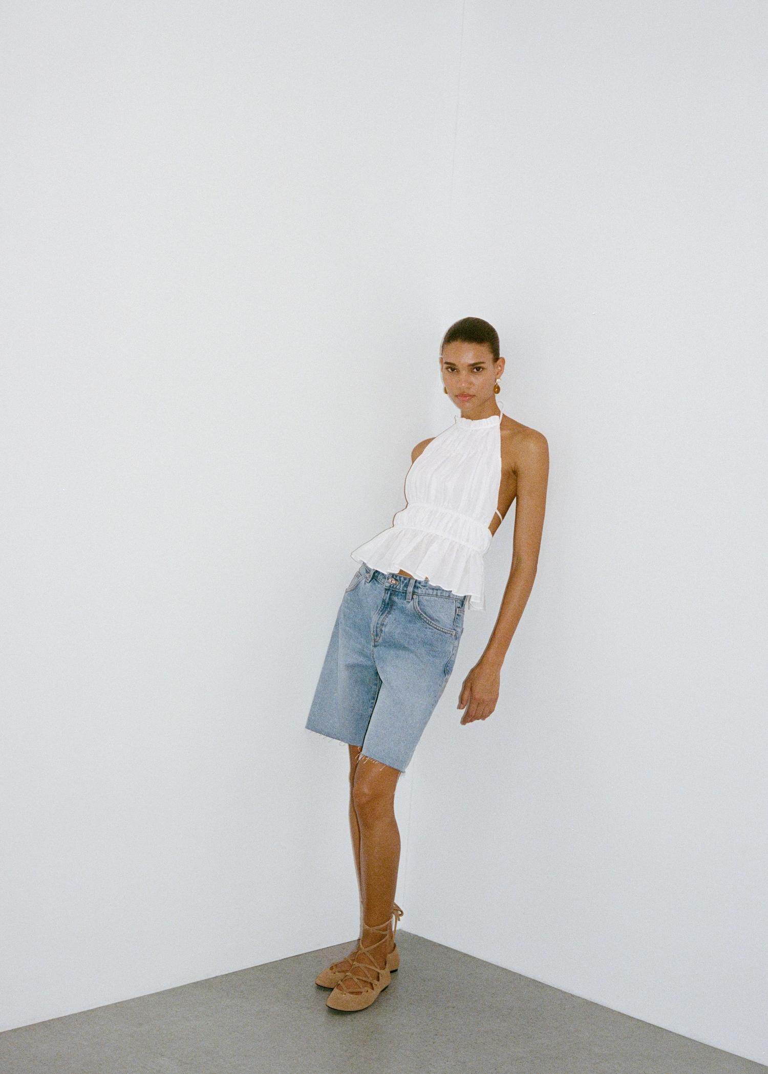 Frayed hem denim shorts - Women | MANGO USA Product Image