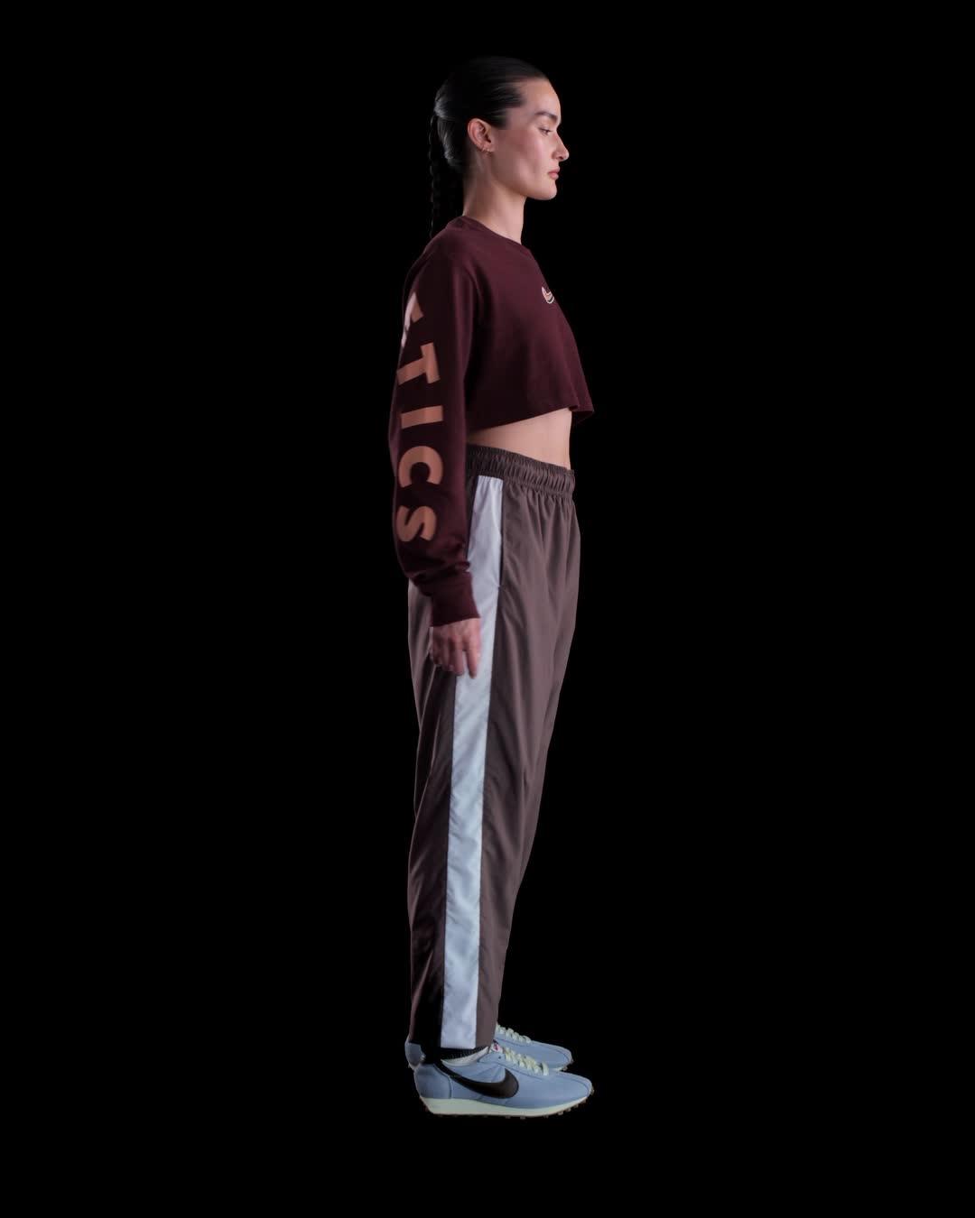 Women's Nike Sportswear Oversized Long-Sleeve Cropped T-Shirt Product Image