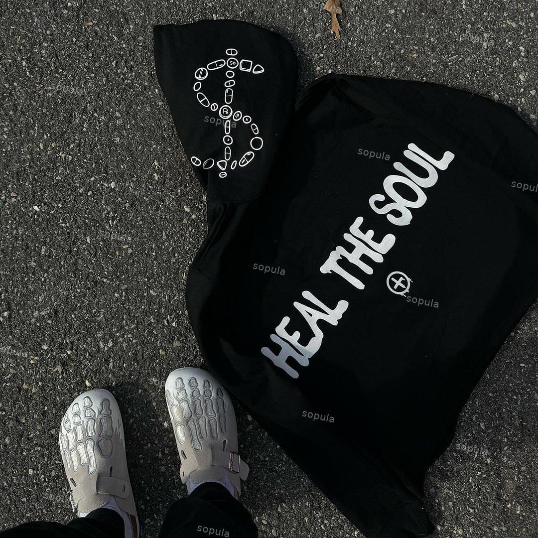 Vintage Benowrld Graphic Oversized Hoodie Product Image