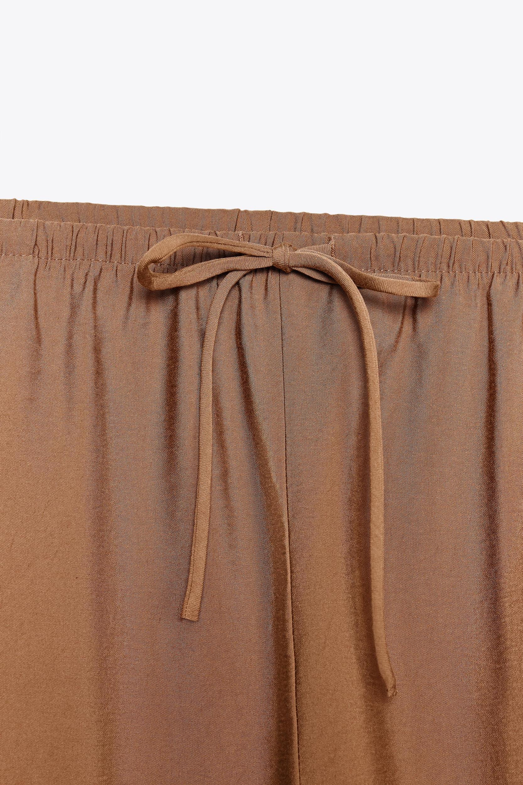 FLOWY MIDI SKIRT Product Image