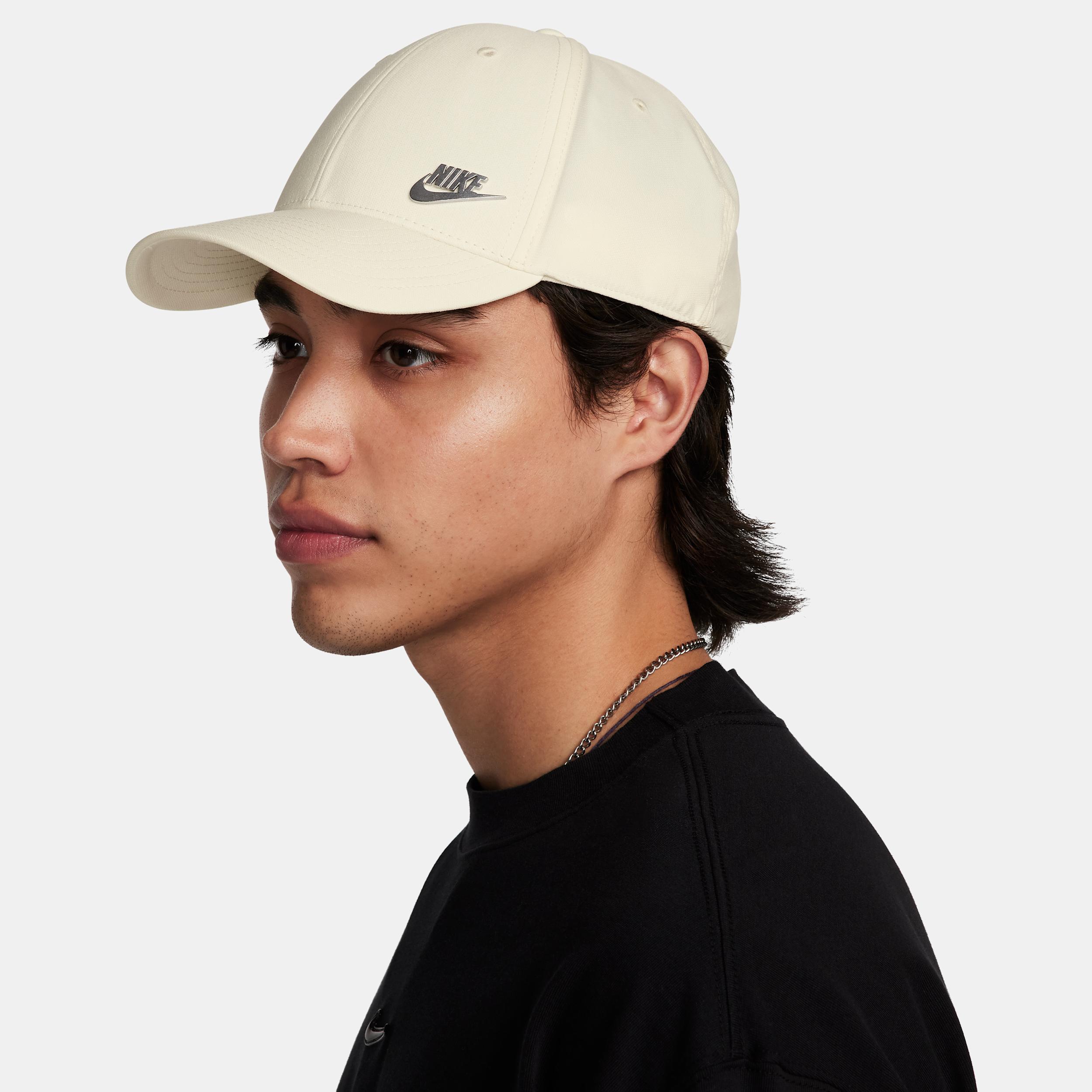 Nike Unisex Dri-FIT Club Structured Metal Logo Cap Product Image