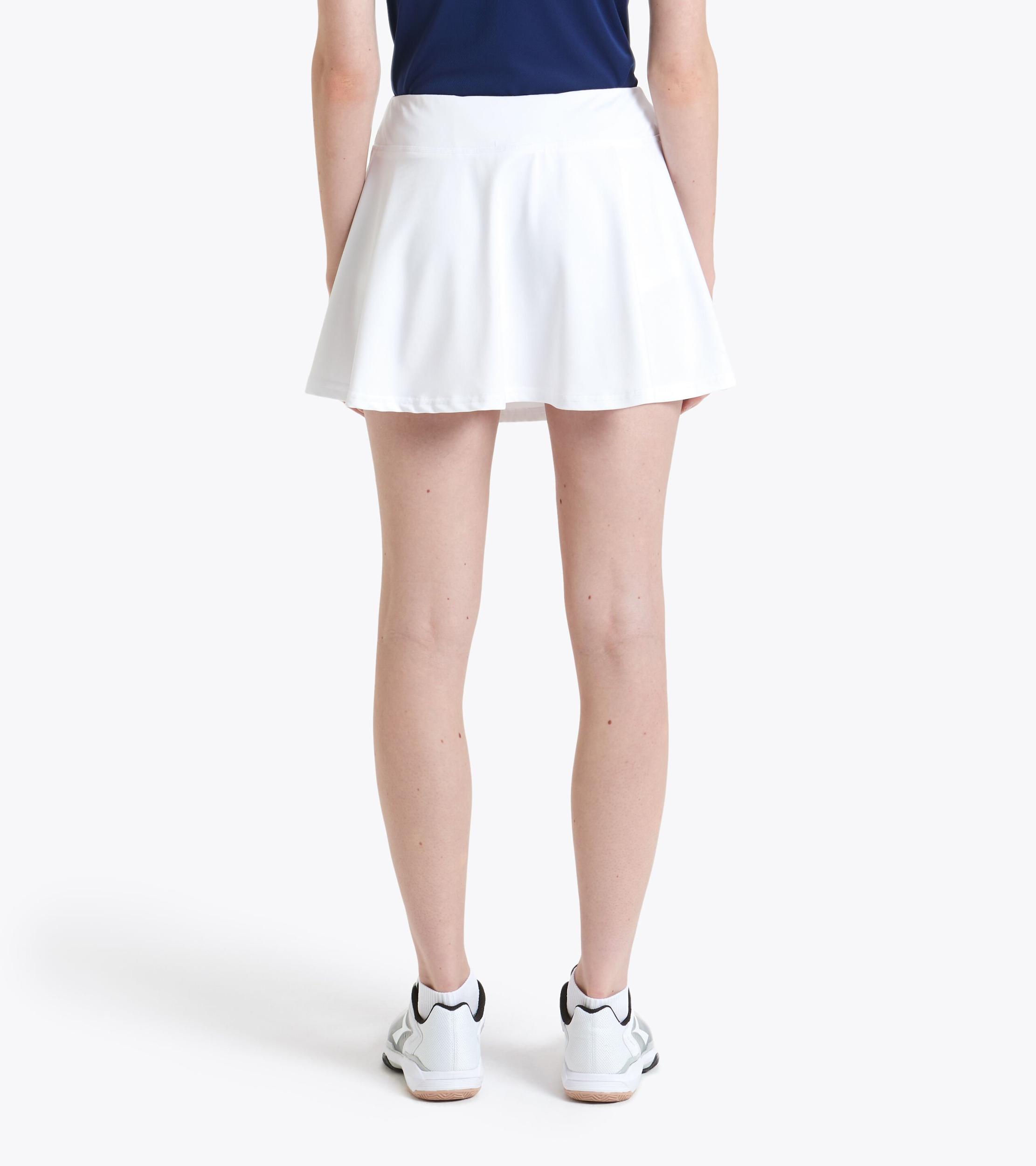 L. SKIRT COURT Product Image