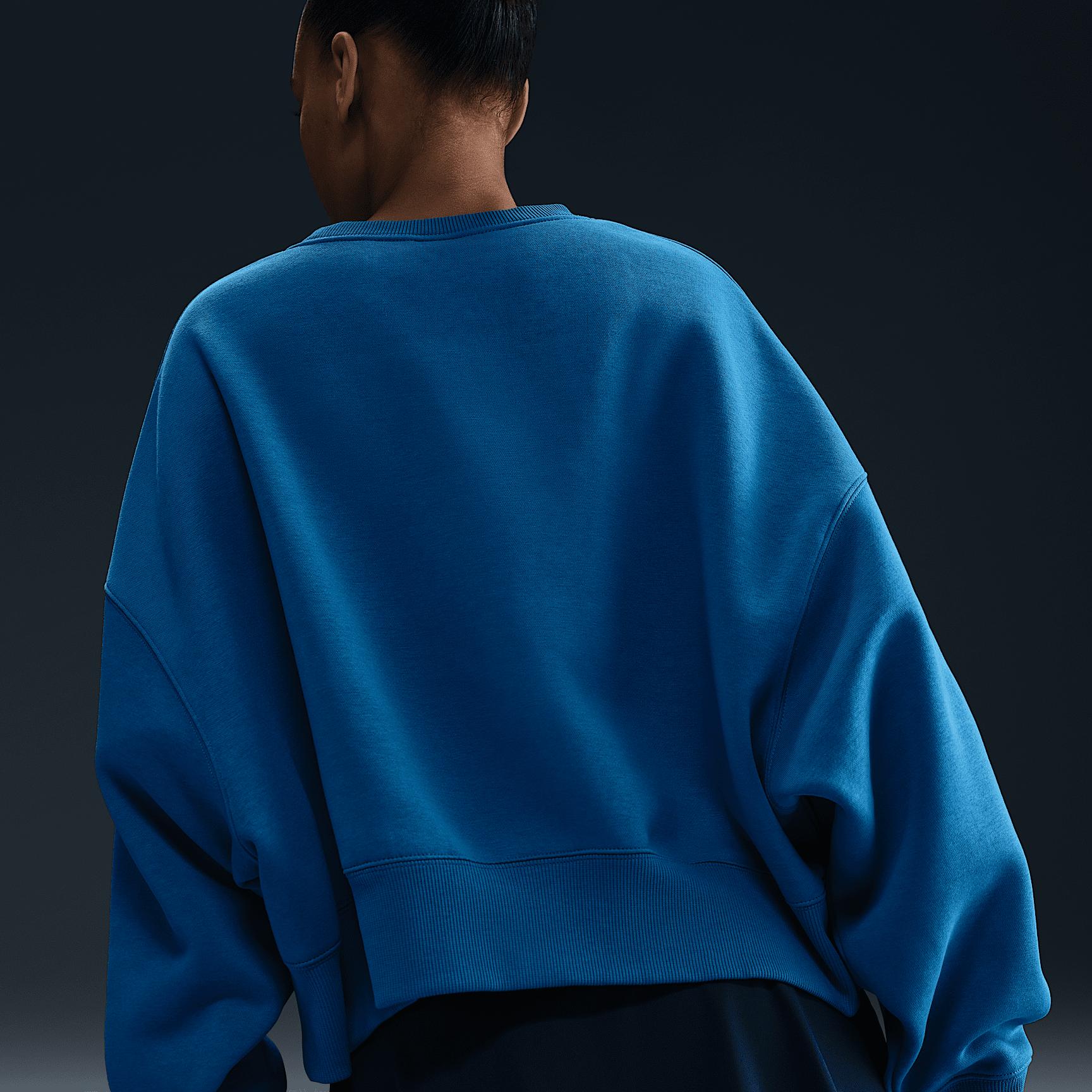 NikeCourt Phoenix Fleece Women's Over-Oversized Crew-Neck Tennis Sweatshirt Product Image