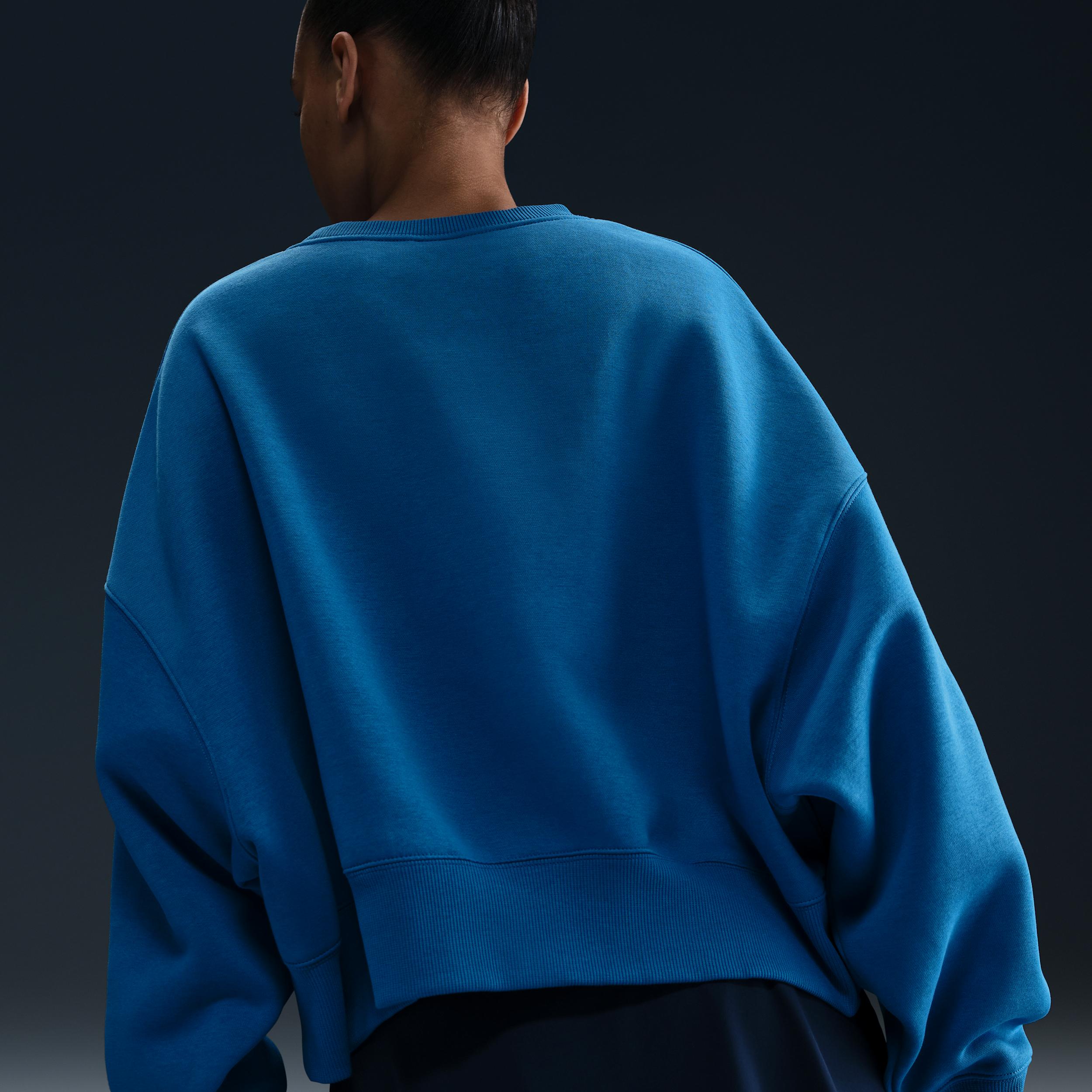 NikeCourt Phoenix Fleece Women's Over-Oversized Crew-Neck Tennis Sweatshirt Product Image