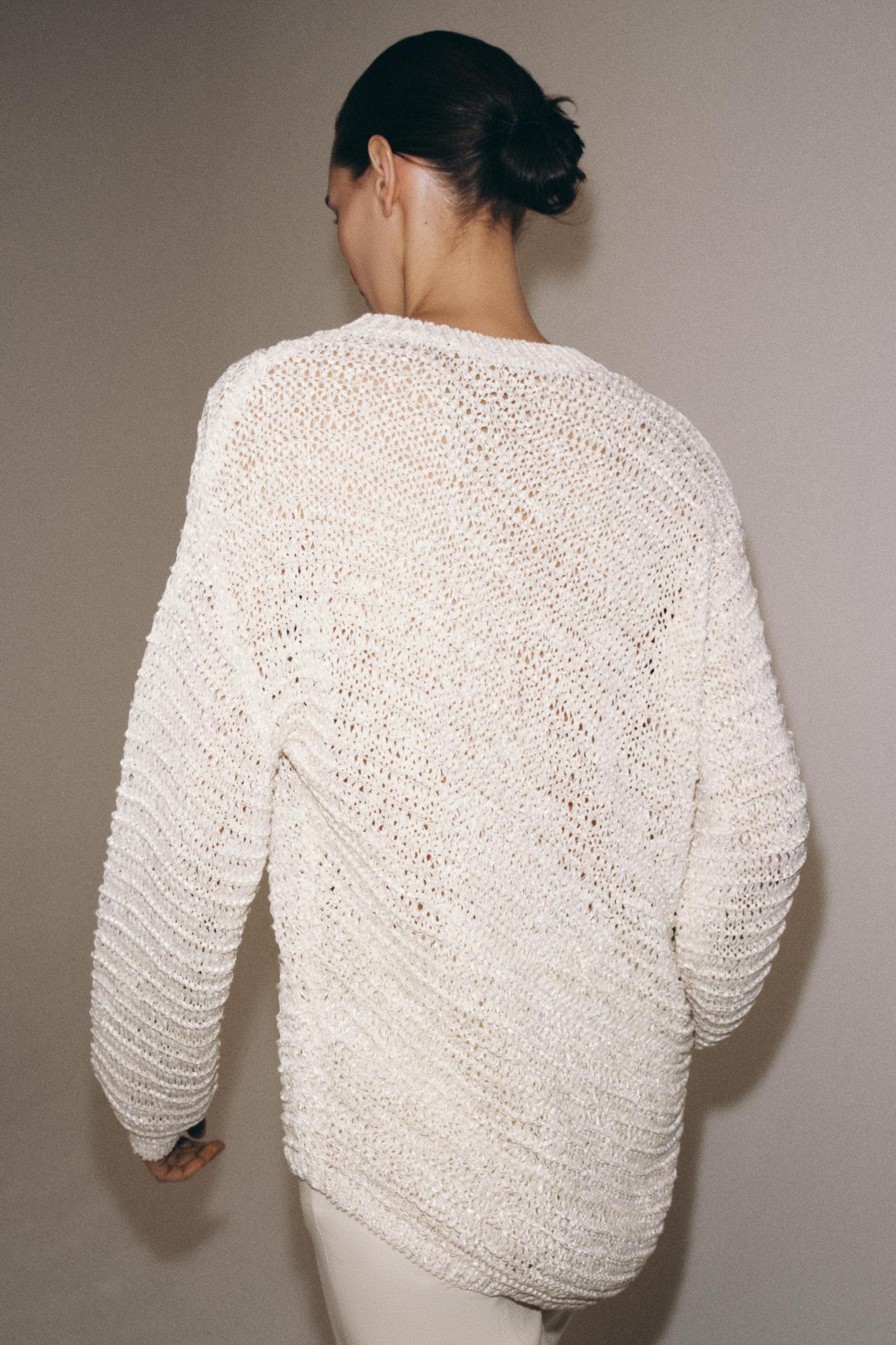 OVERSIZED ASYMMETRIC HEM JUMPER Product Image