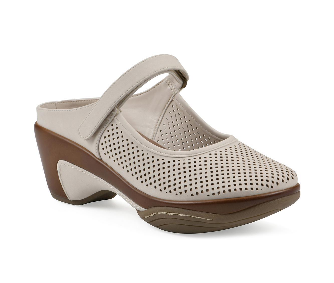 Women's White Mountain Vinto2 Clogs Product Image