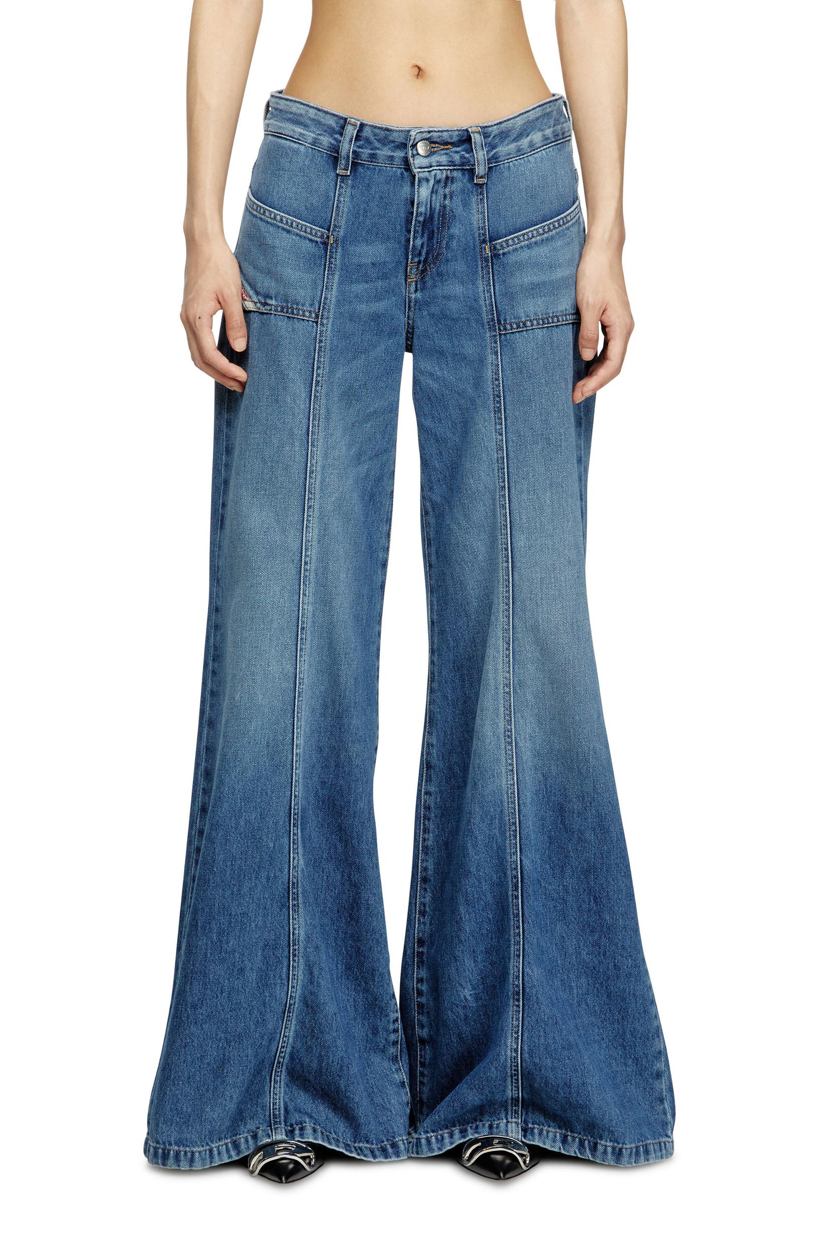 Flare Jeans D-Akii 09M56 Product Image