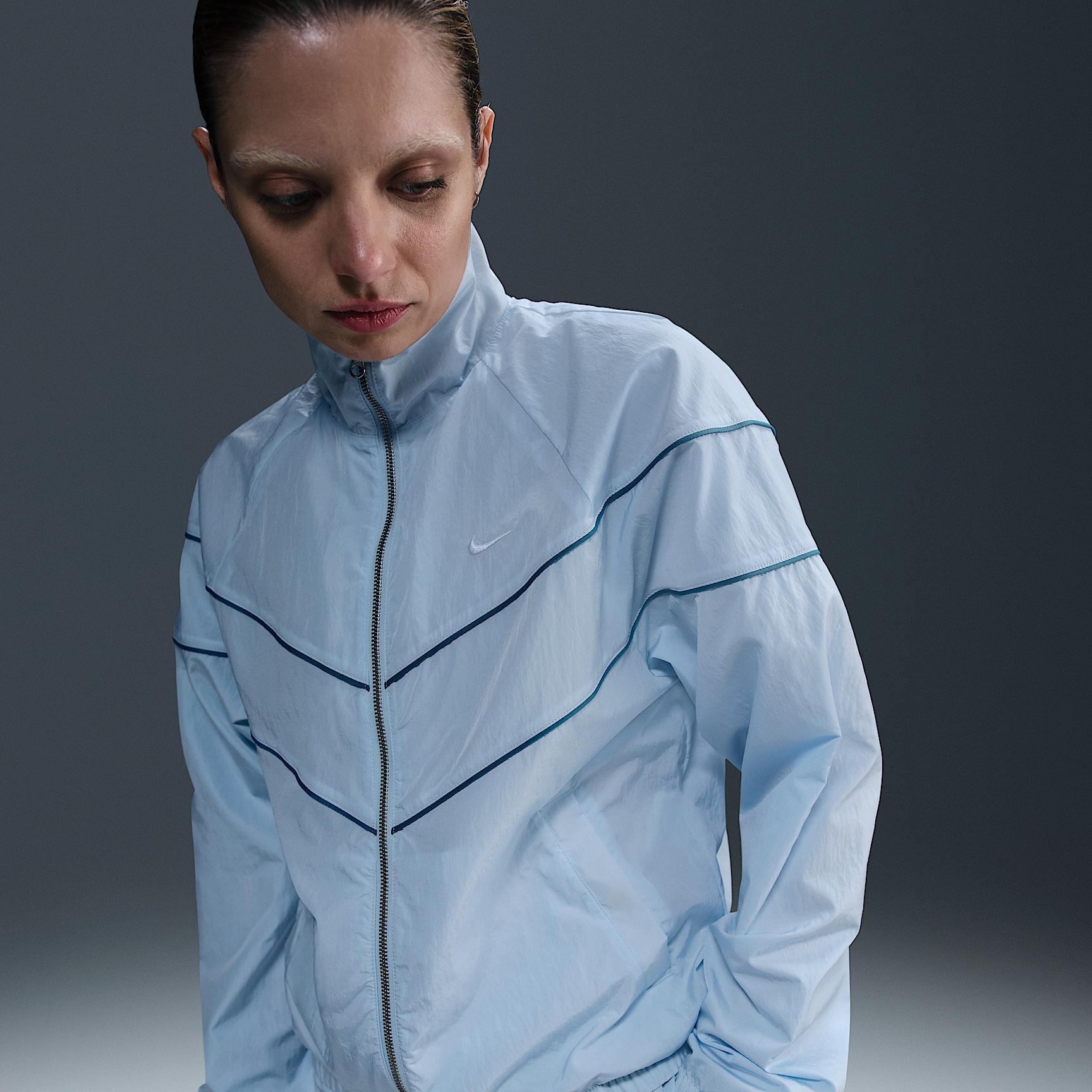 Nike Windrunner Women's Loose UV Woven Full-Zip Jacket Product Image