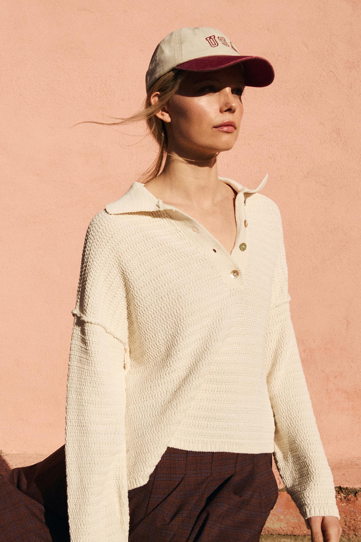 Oversize polo collar sweater Product Image