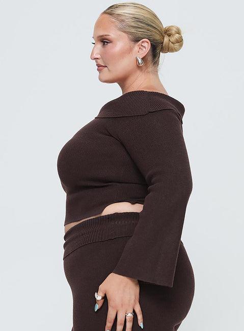 Sina Off The Shoulder Top Chocolate Curve Product Image
