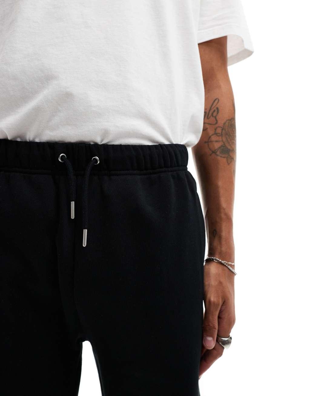 Fred Perry loopback sweatpants in black Product Image