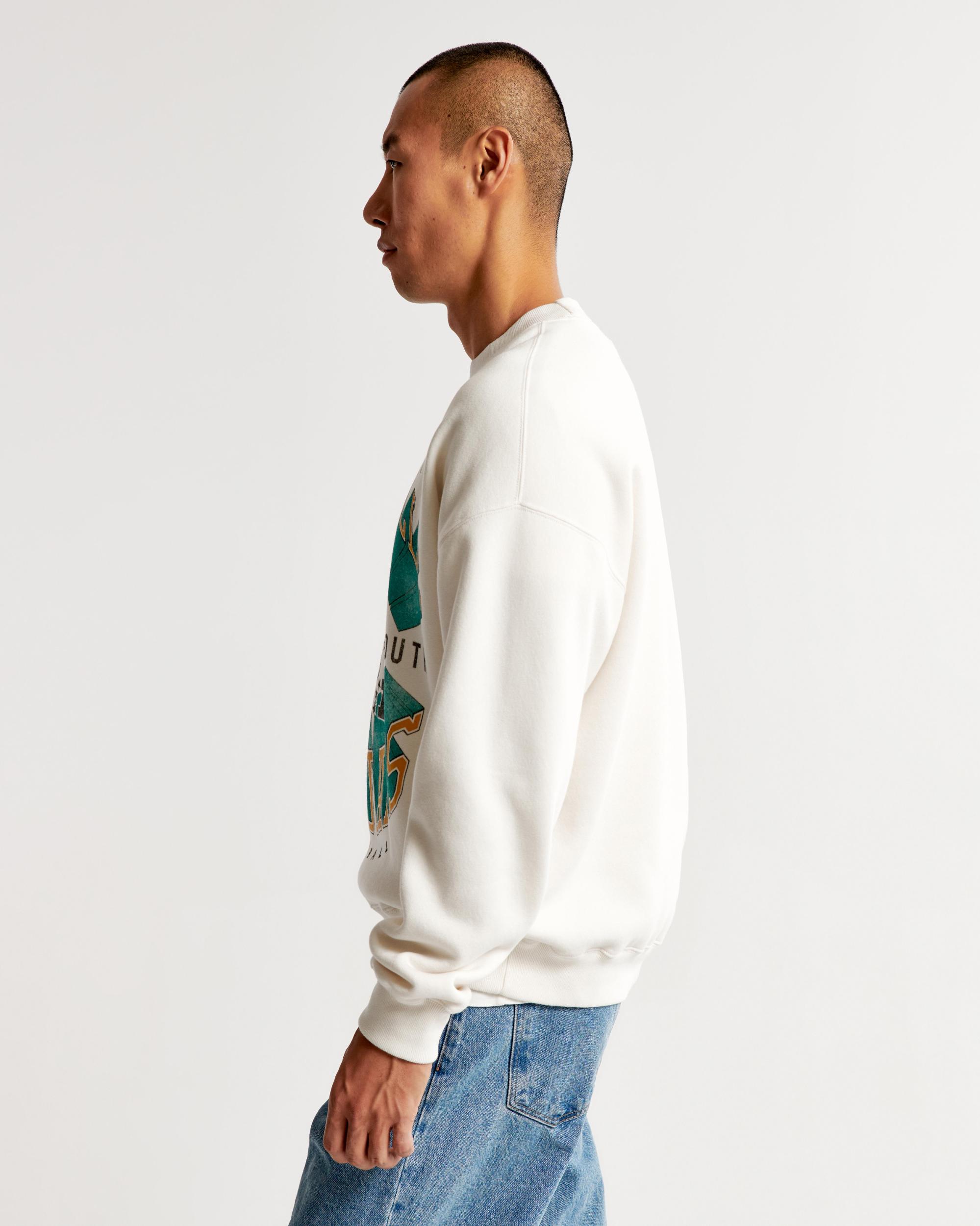 New England Patriots Graphic Crew Sweatshirt Product Image