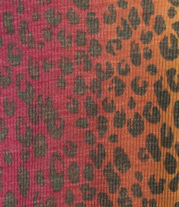 Westbound Short Sleeve Crew Neck Ruched Tee Product Image