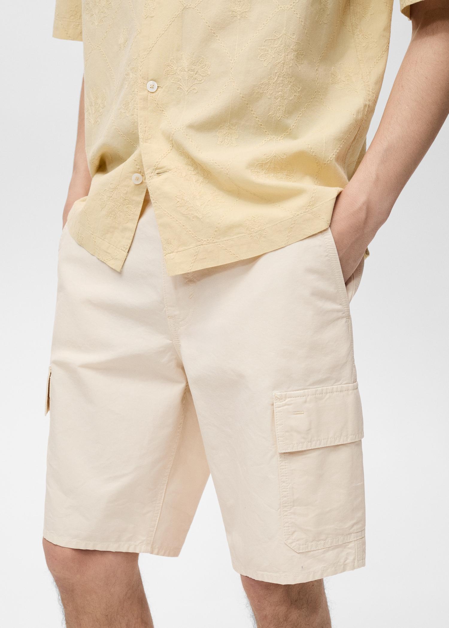 Cargo Bermuda shorts - Men | MANGO USA Product Image