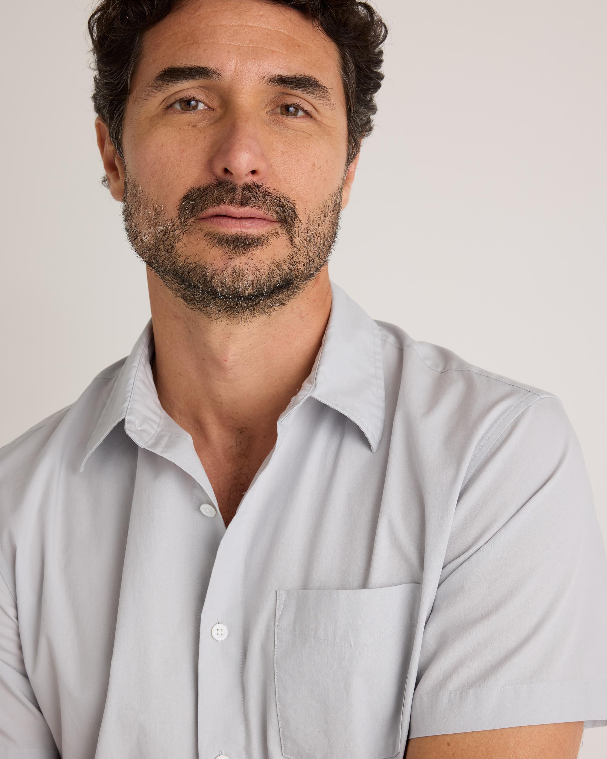 Quince | Men's Stretch Poplin Short Sleeve Shirt Organic Cotton Product Image