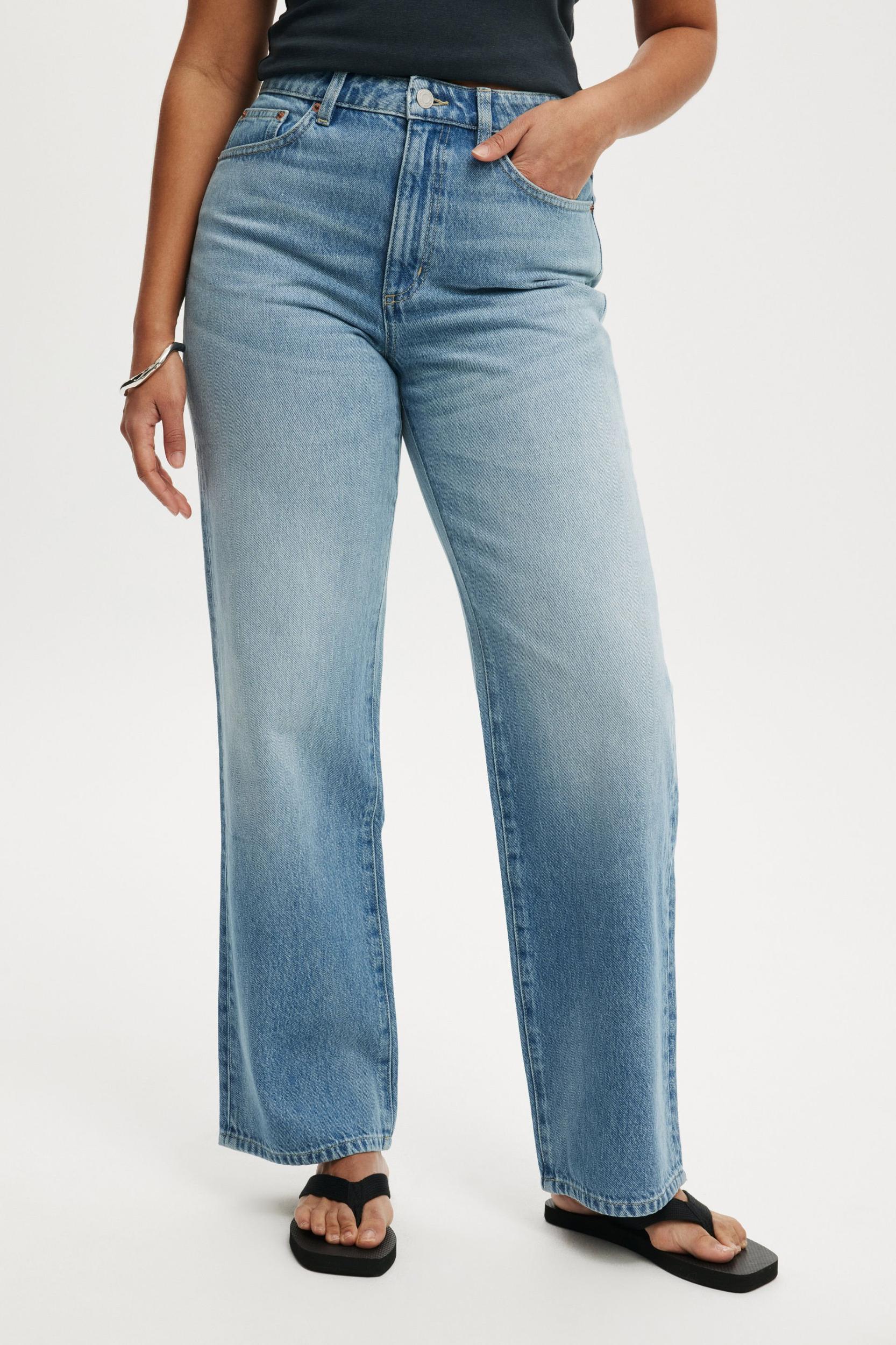 Curvy 91 Straight Jean Product Image