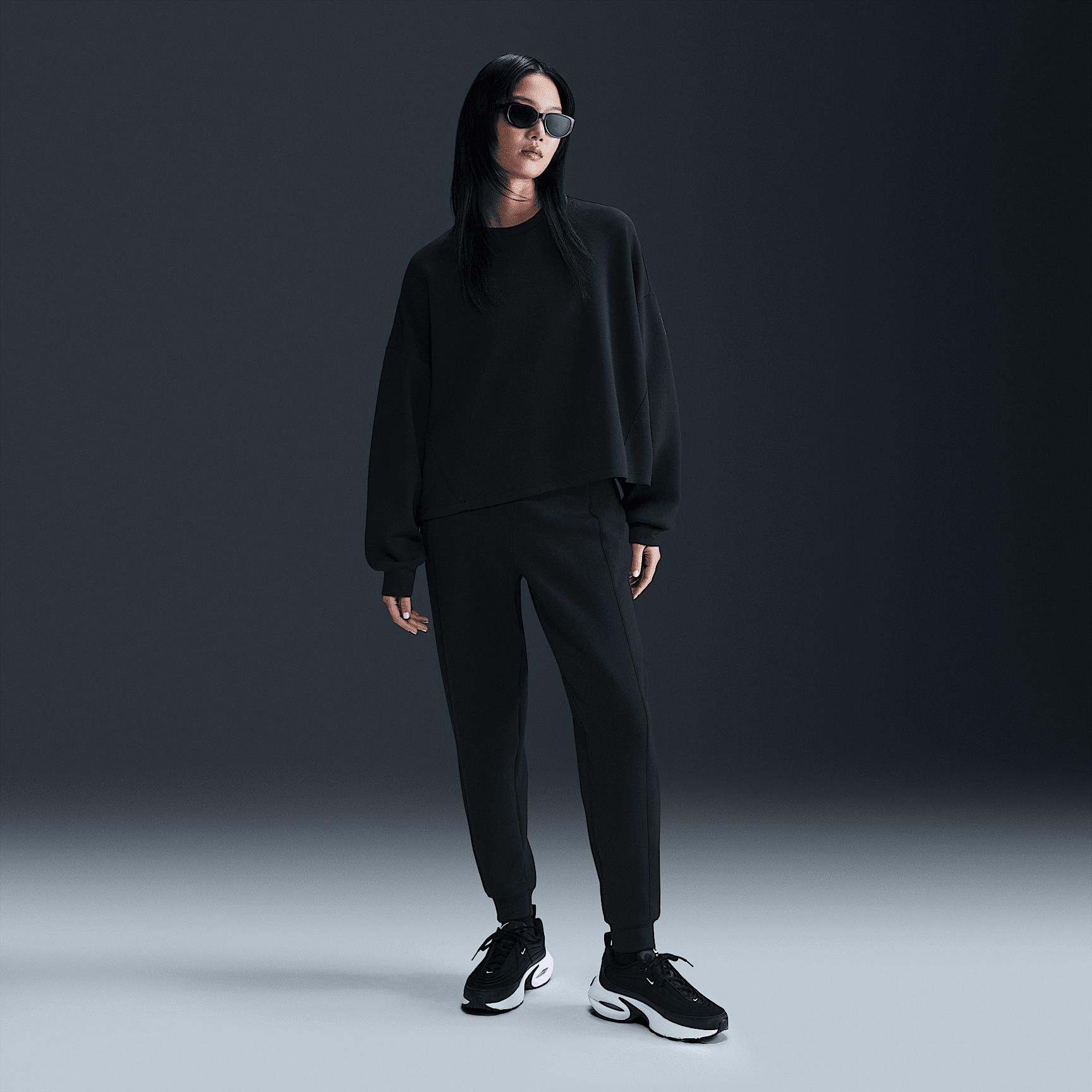 Nike Womens 24.7 ImpossiblySoft Dri-FIT Oversized Crew-Neck Top | HQ8193-010 Product Image