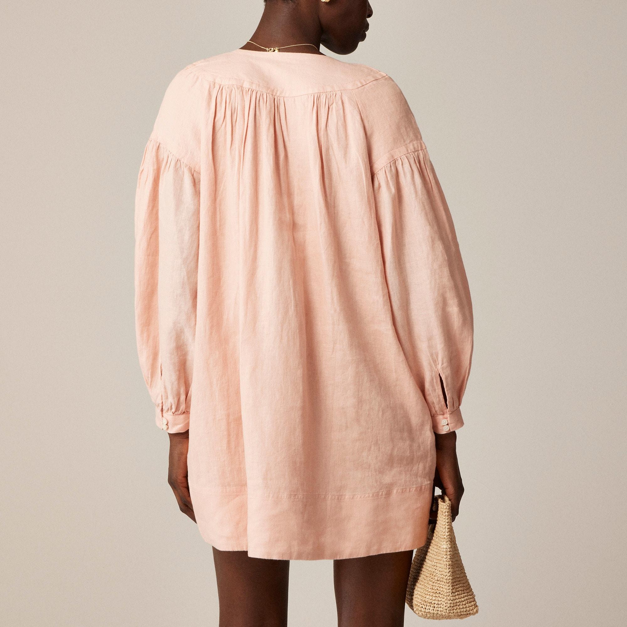 Gathered popover dress in linen Product Image