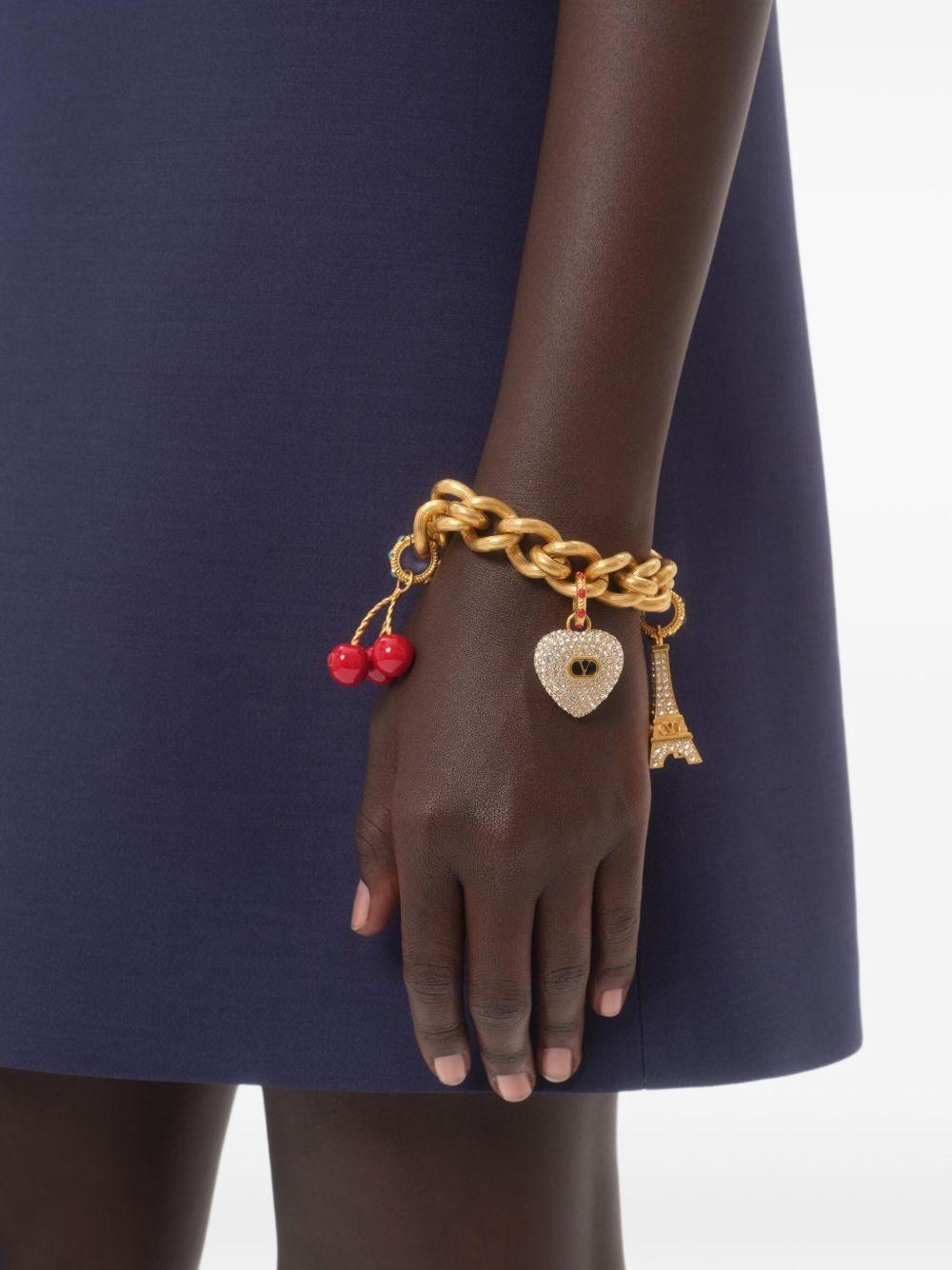 Chez necklace Product Image