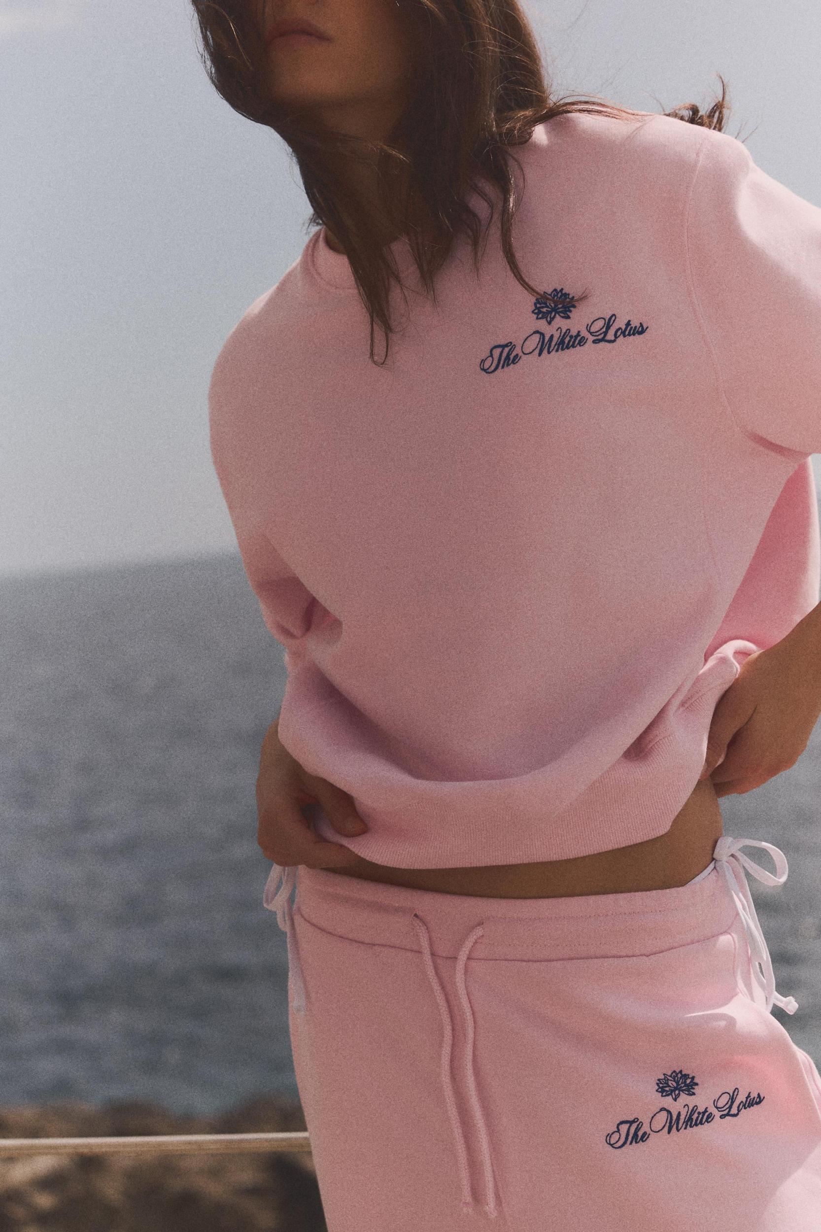 THE WHITE LOTUS FLEECE PANTS Product Image