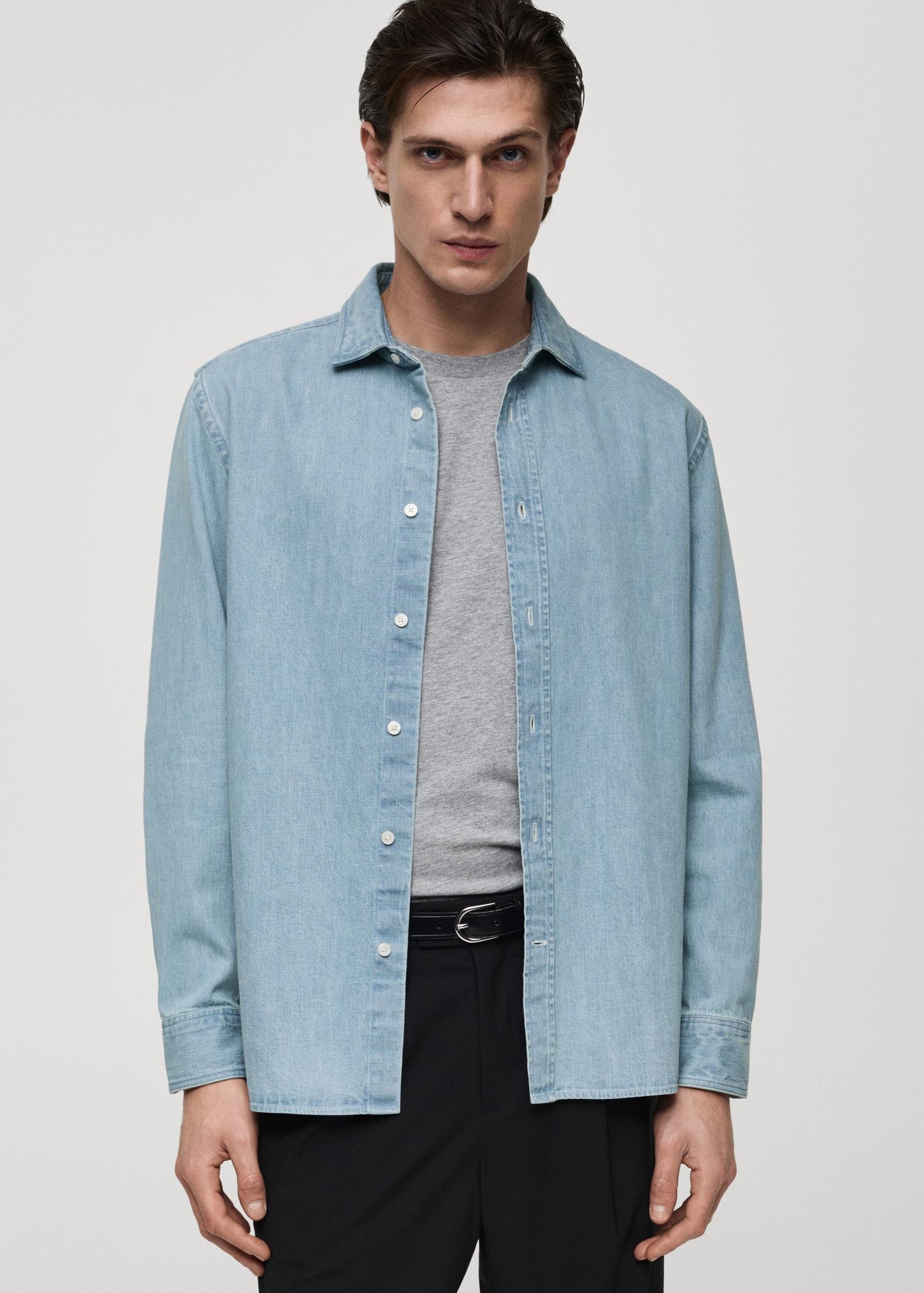 Regular fit denim shirt - Men | MANGO USA Product Image