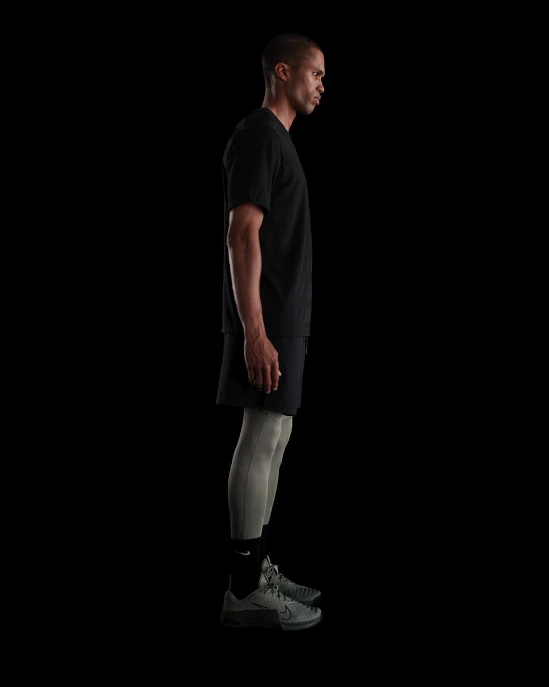 Nike Men's Primary Dri-FIT Short-Sleeve Fitness Top Product Image