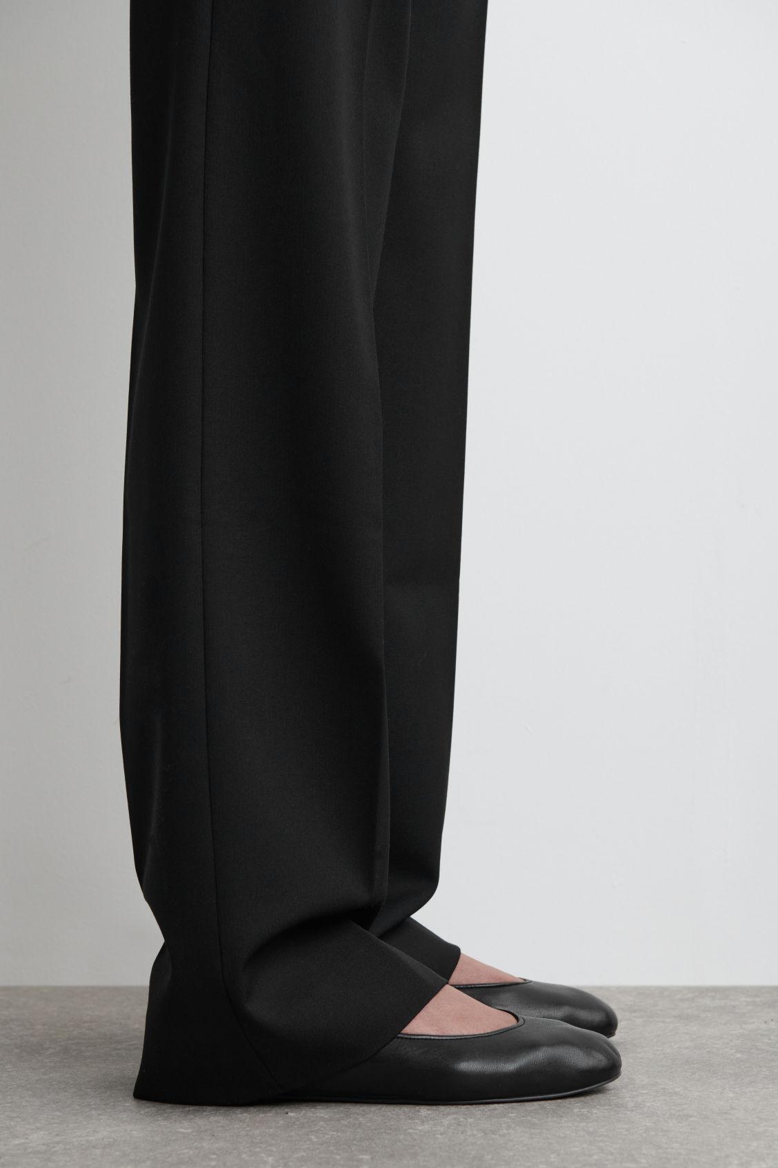 LEATHER BALLERINA FLATS Product Image