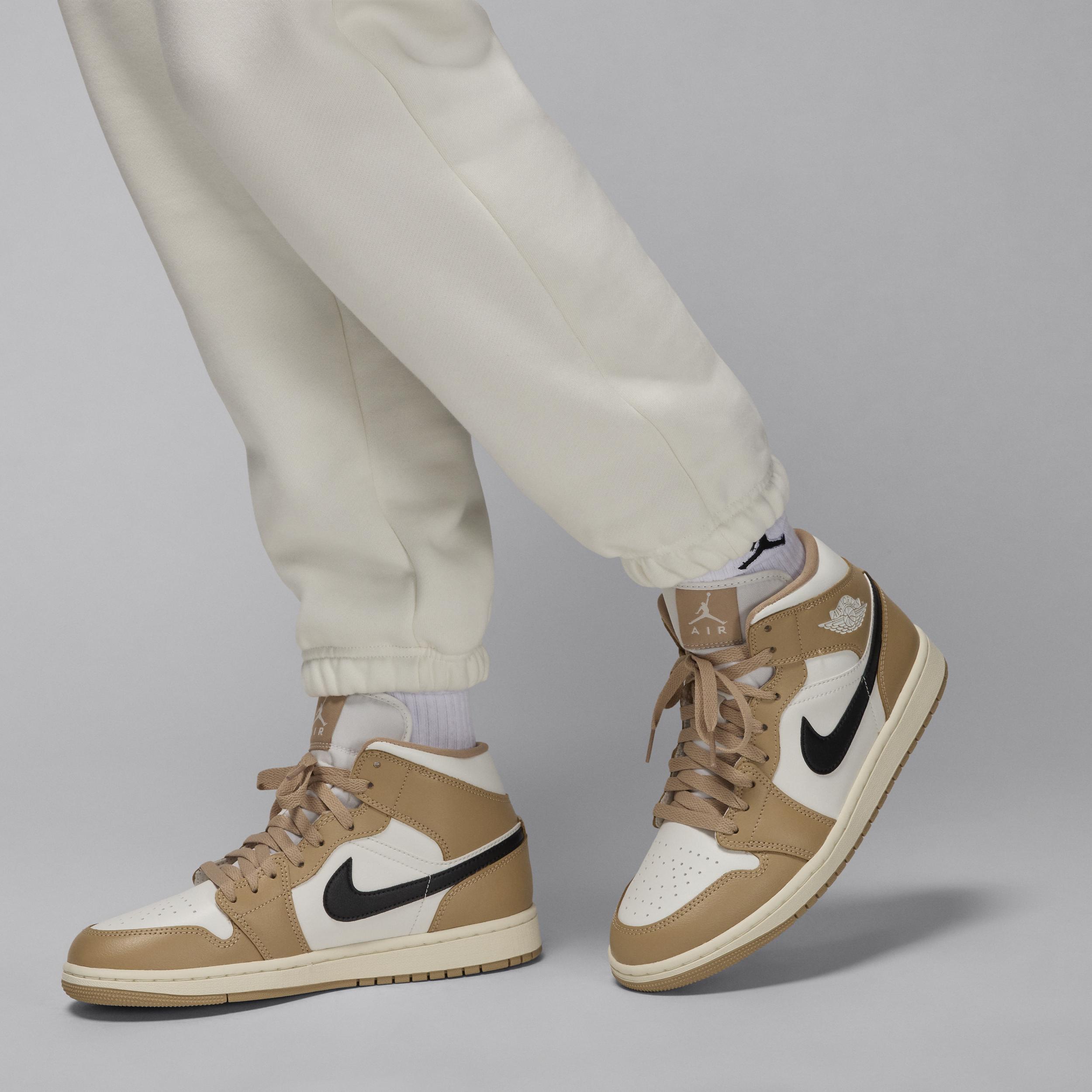 Women's Jordan Flight Fleece Pants Product Image