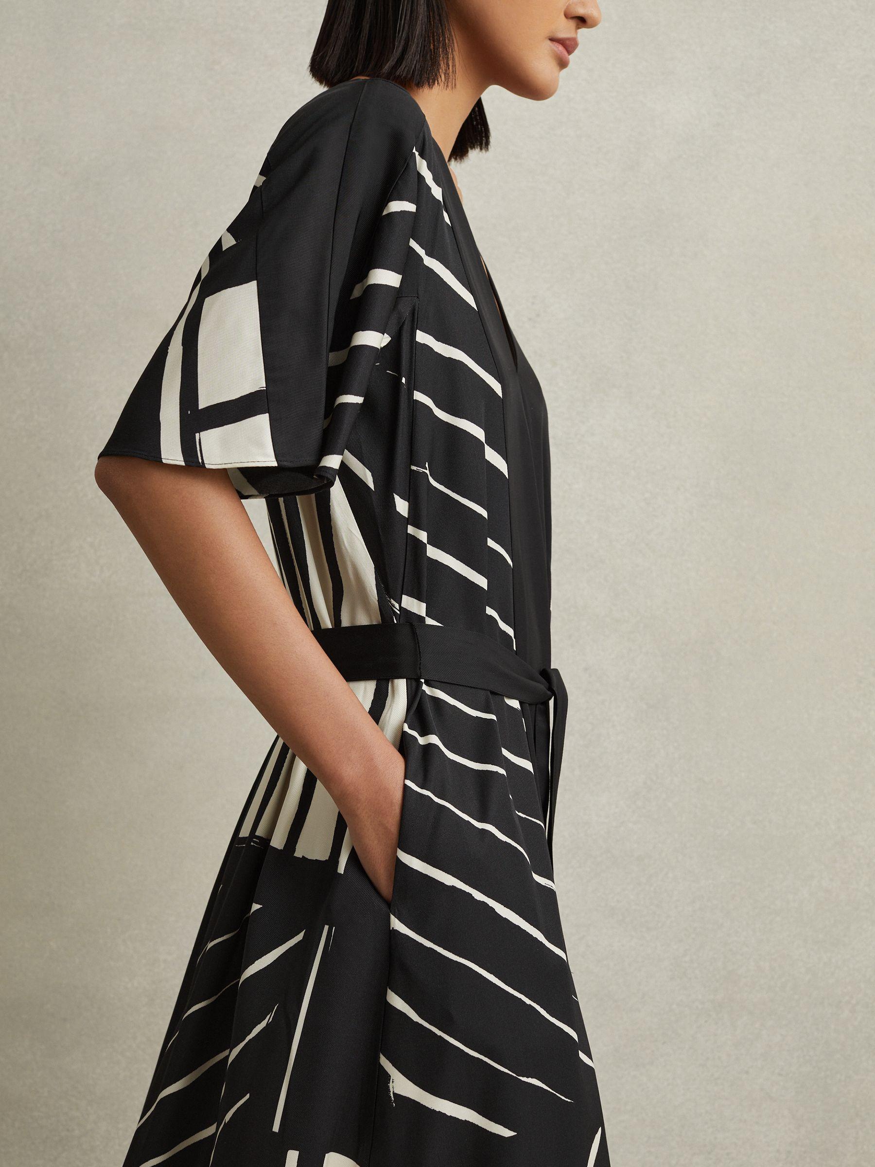 Printed Fit and Flare Midi Dress in Black/White Product Image