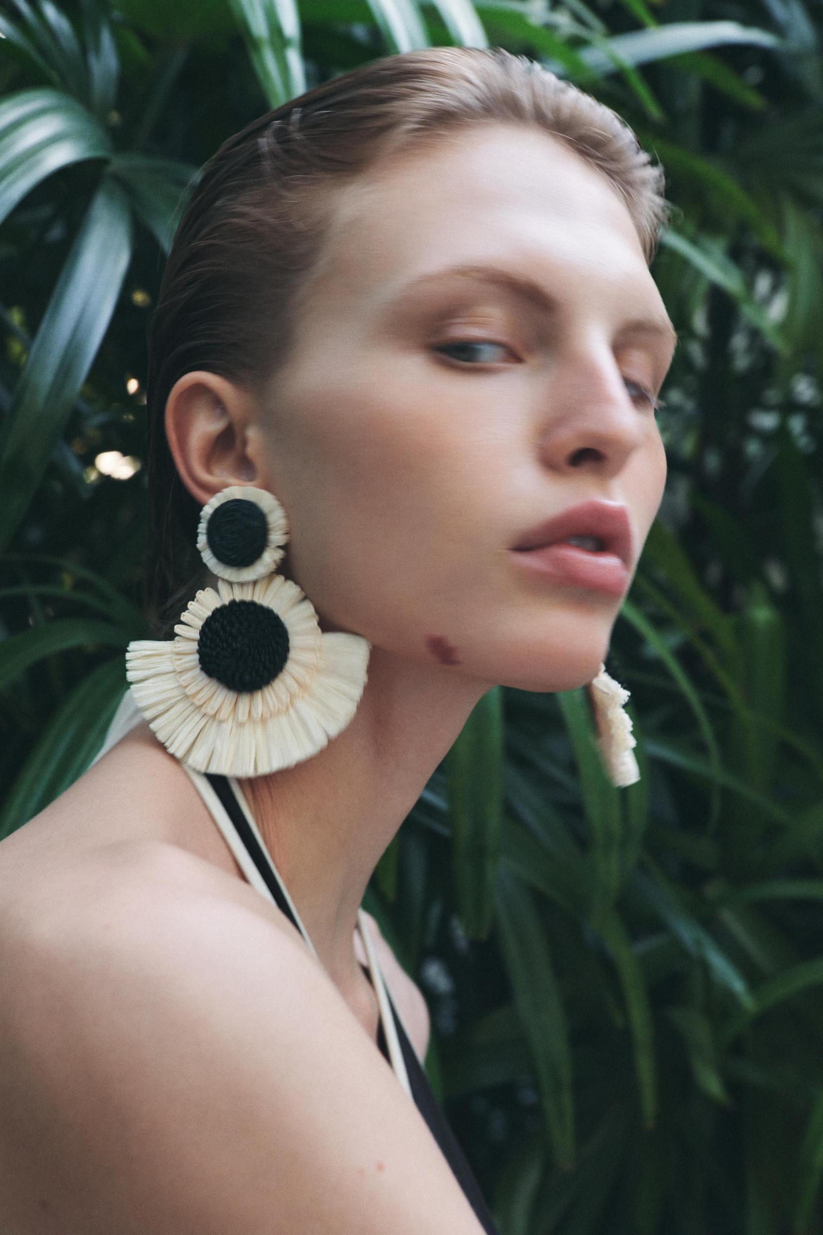 TEXTURED TWIST EARRINGS Product Image