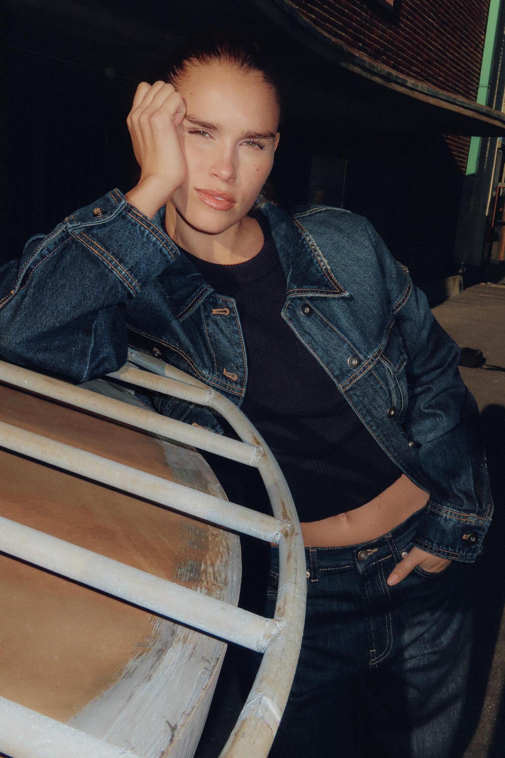 CROPPED BASIC KNIT JUMPER Product Image