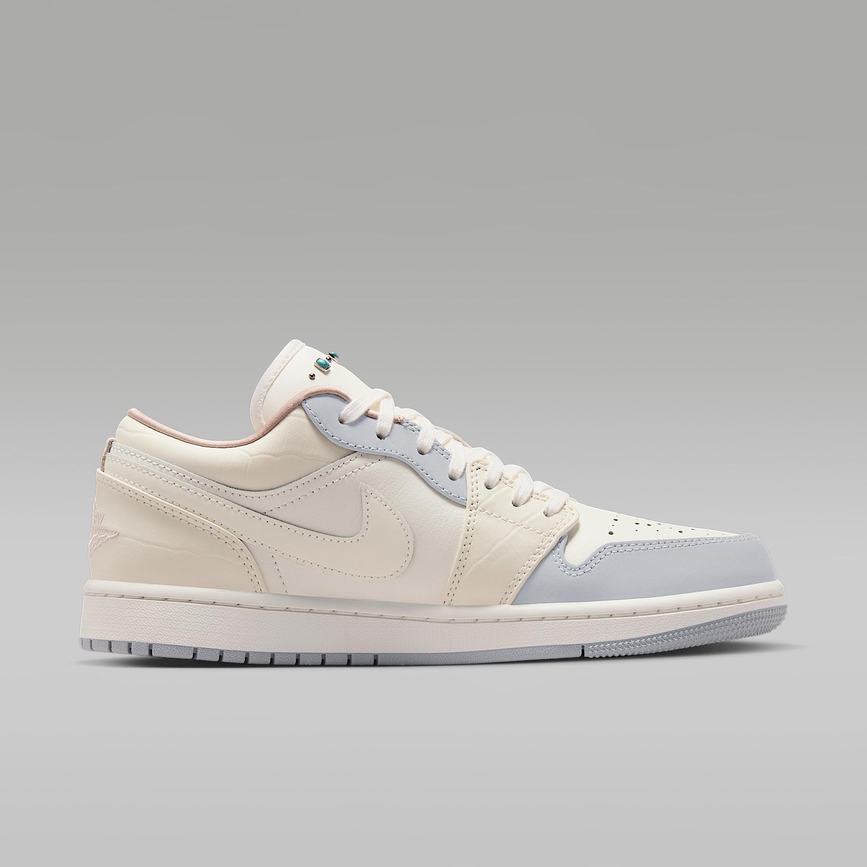Womens Air Jordan 1 Low Shoes | IH7323-100 Product Image