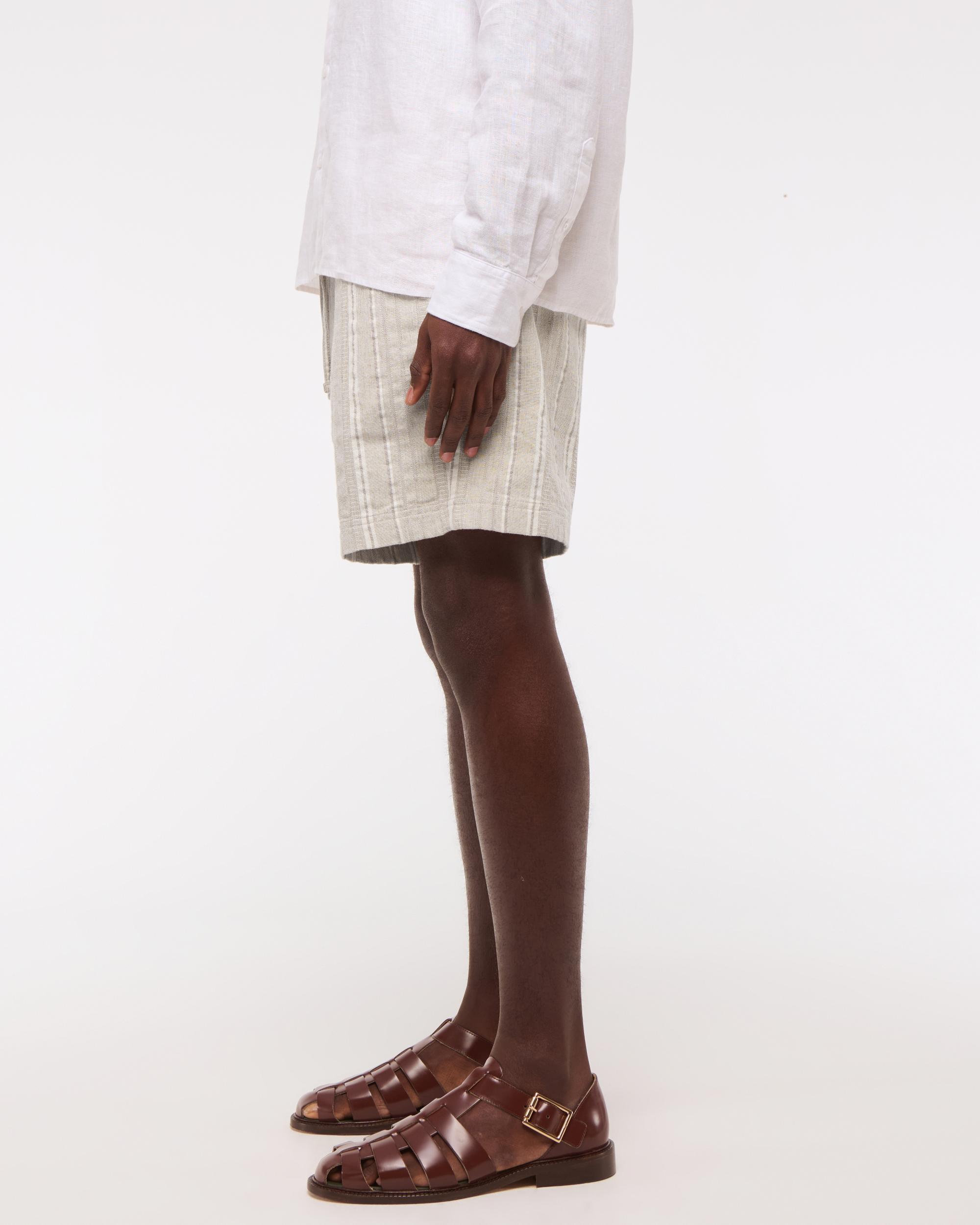 Relaxed Linen-Blend Pull-On Short Product Image