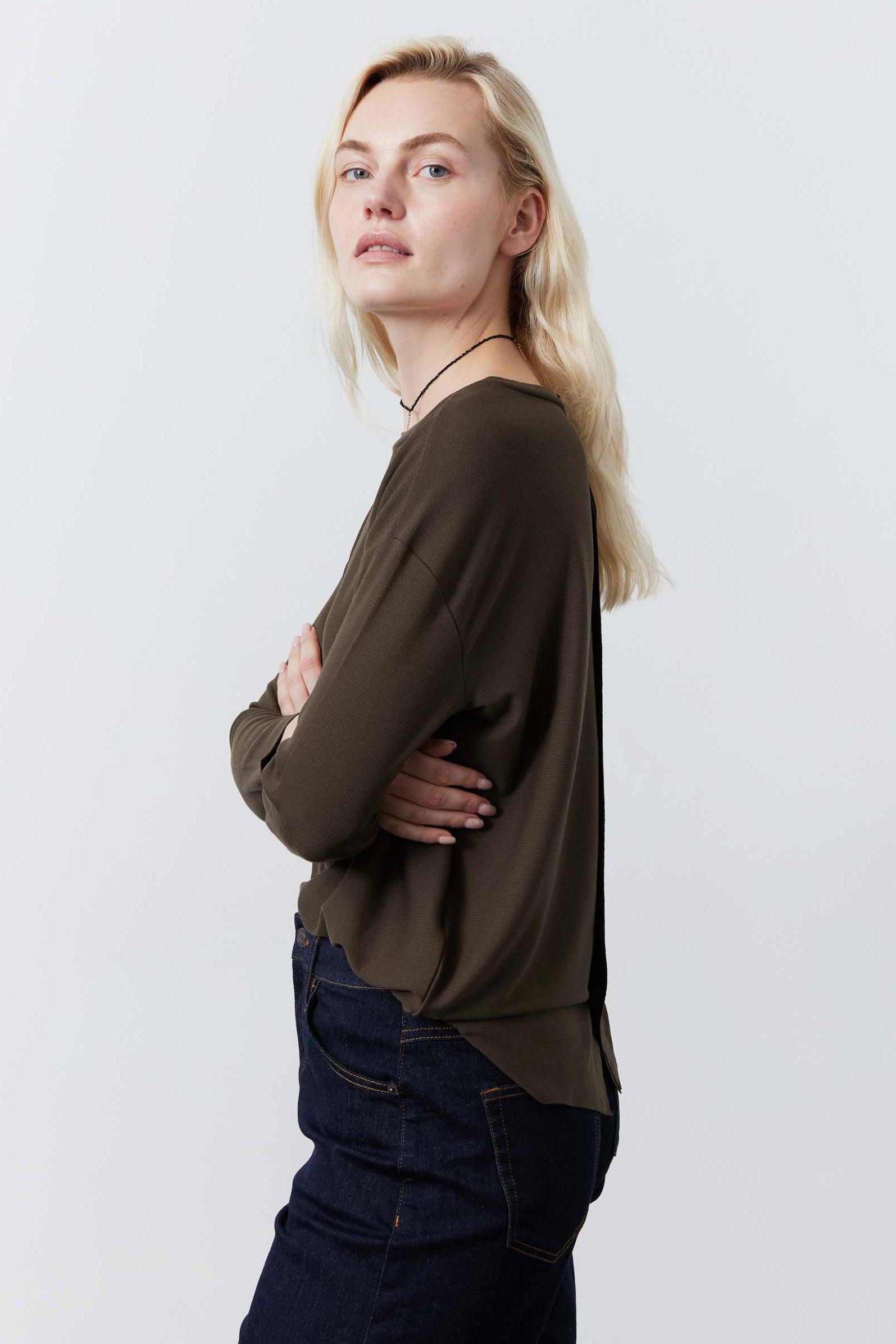 Essential Top With Buttons In The Back Product Image