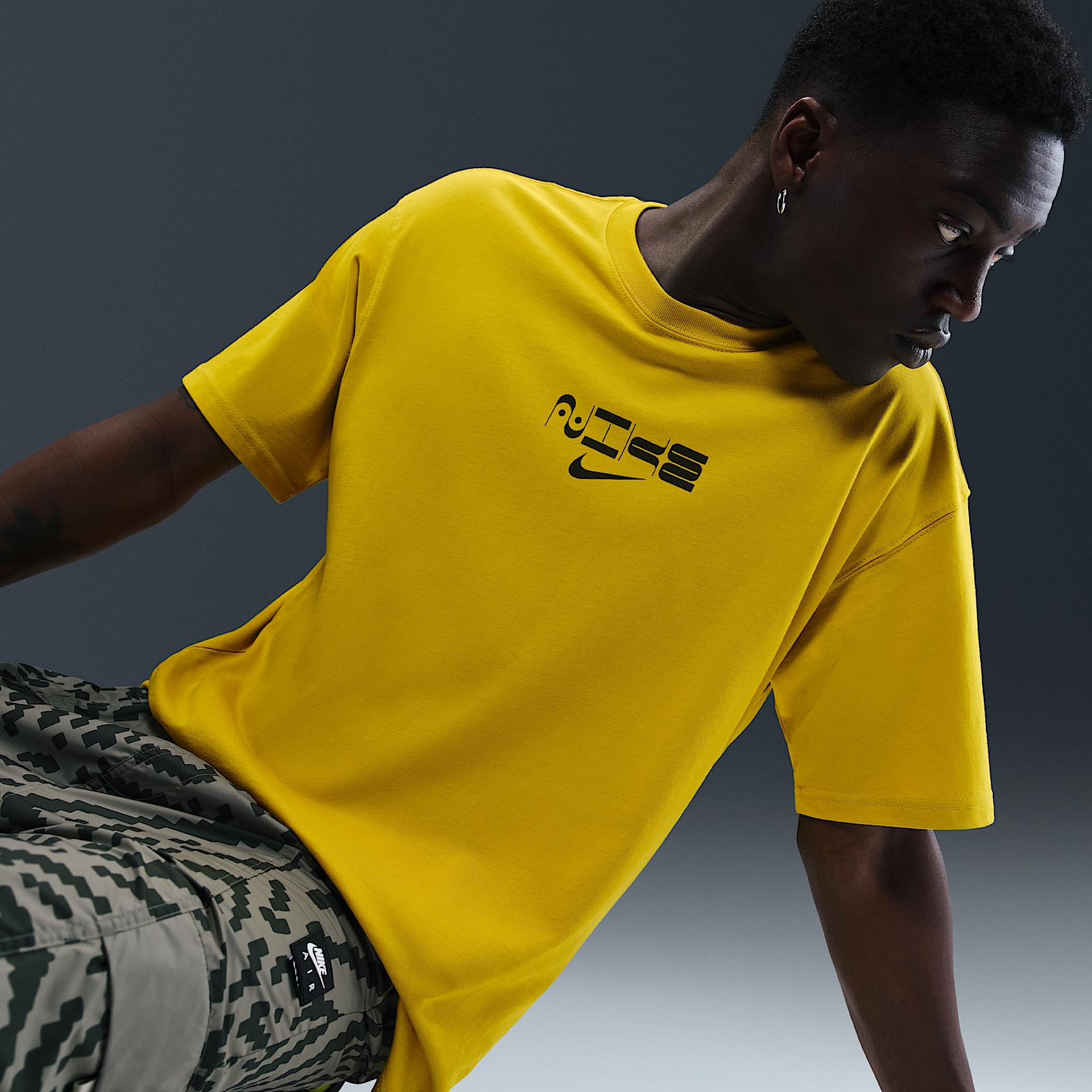 Mens Nike Sportswear Max90 T-Shirt | HQ9266-726 Product Image