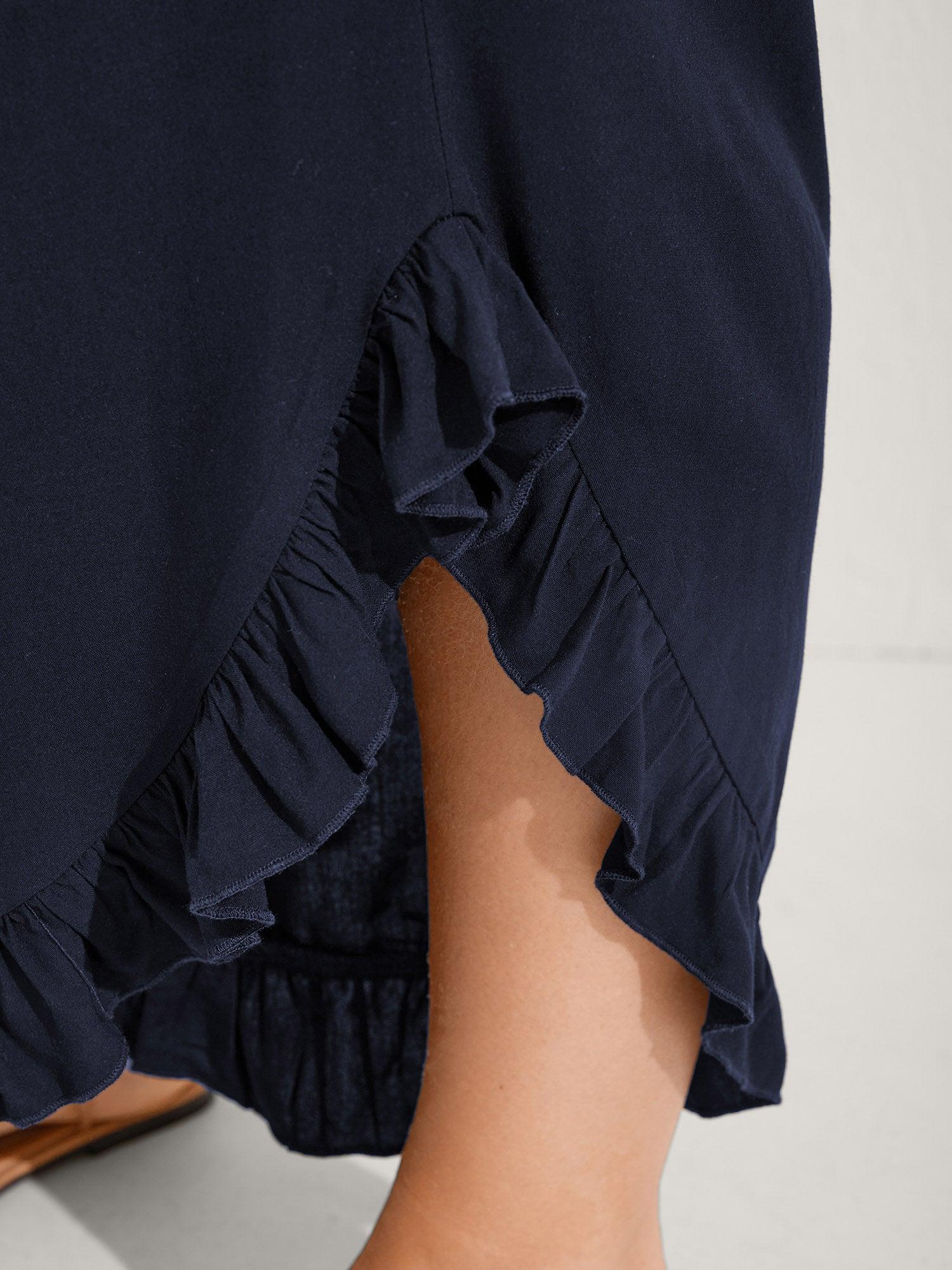 Ruffled Curvy Hem Wide-Leg Pants Female Product Image