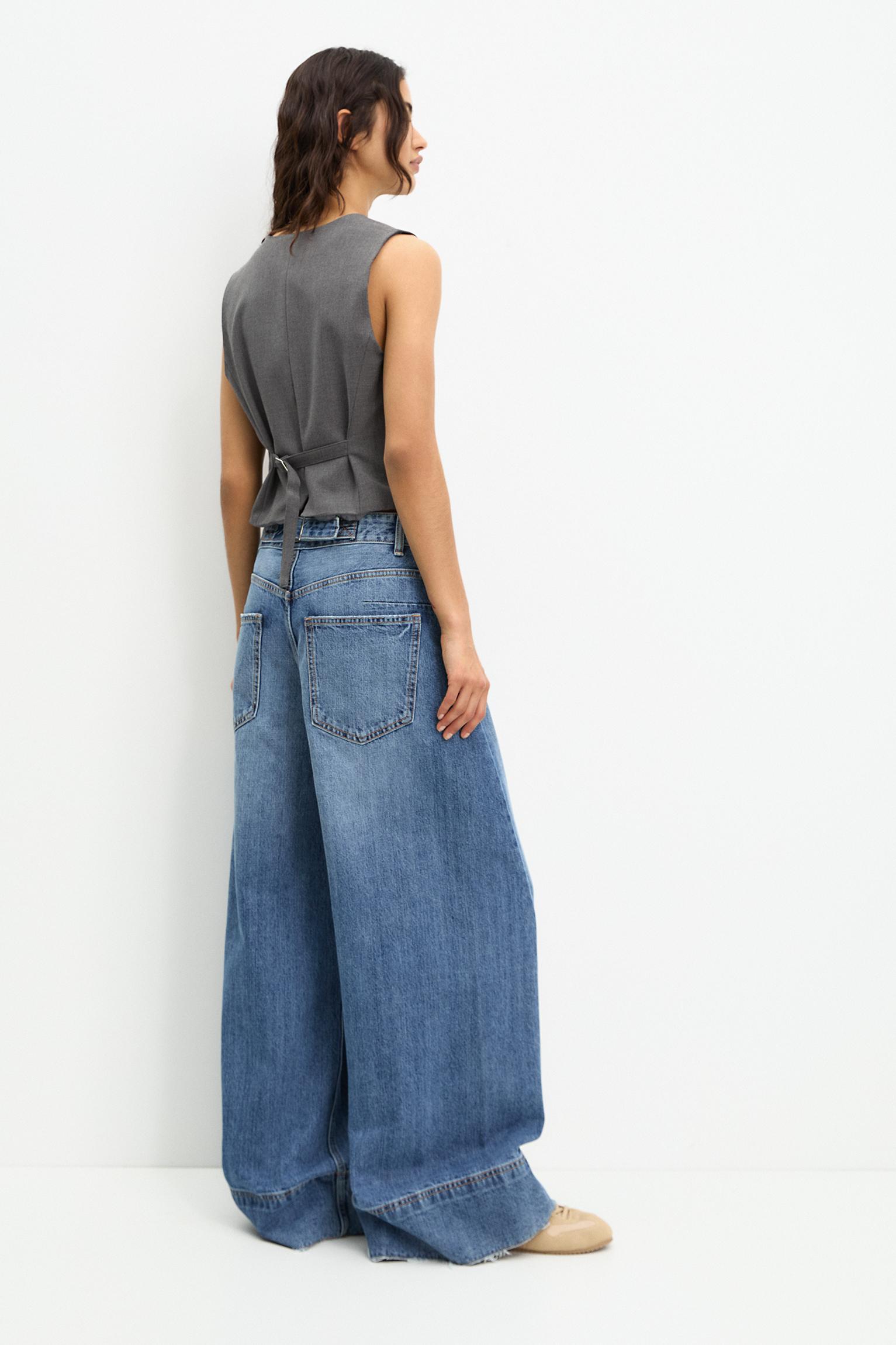 Button-up suit vest Product Image