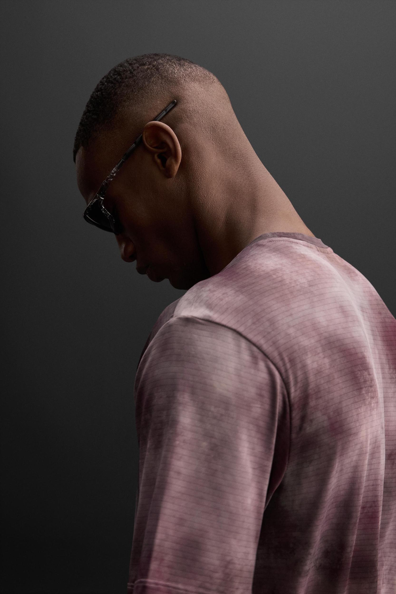 TIE-DYE PRINT PERFORATED T-SHIRT Product Image