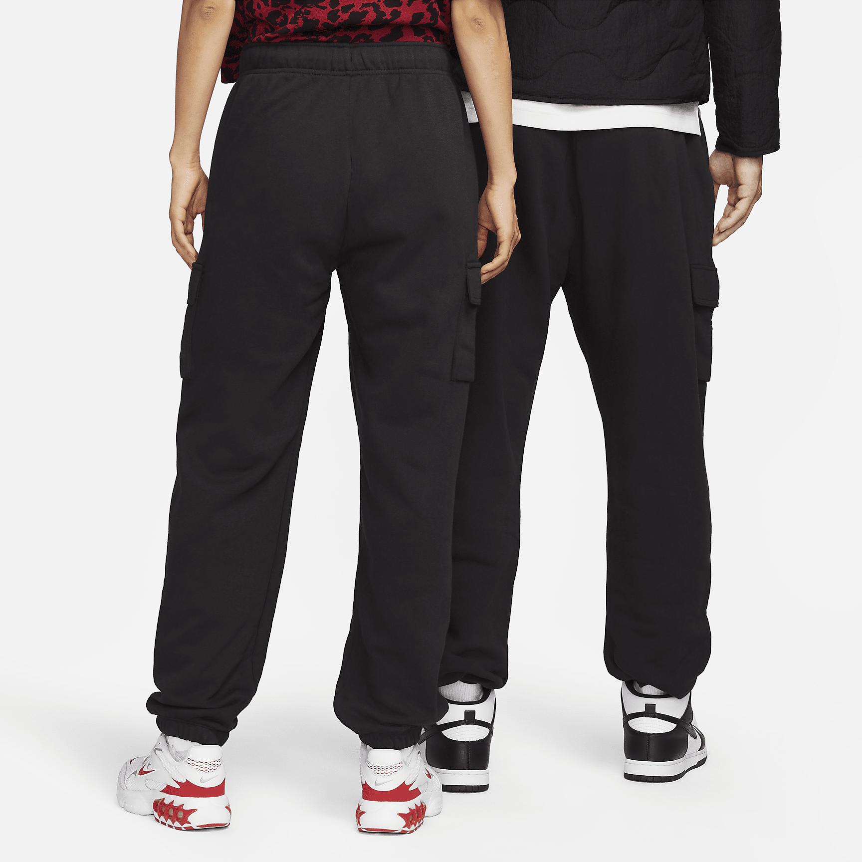 Womens Nike Sportswear Club Fleece Mid-Rise Oversized Cargo Sweatpants | DQ5196-010 Product Image