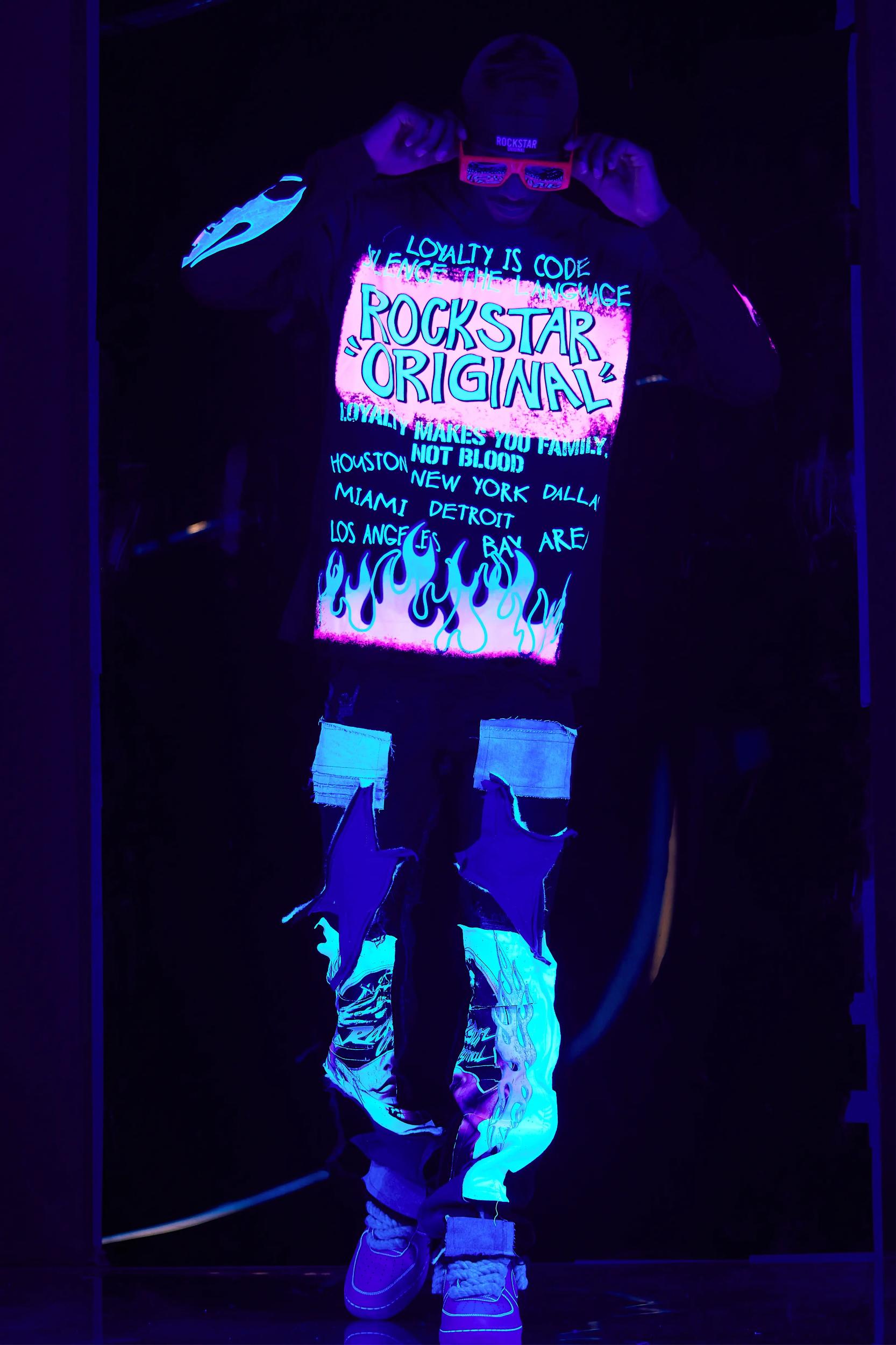 Beno Black Double Layer Long Sleeve Graphic T-Shirt Male Product Image