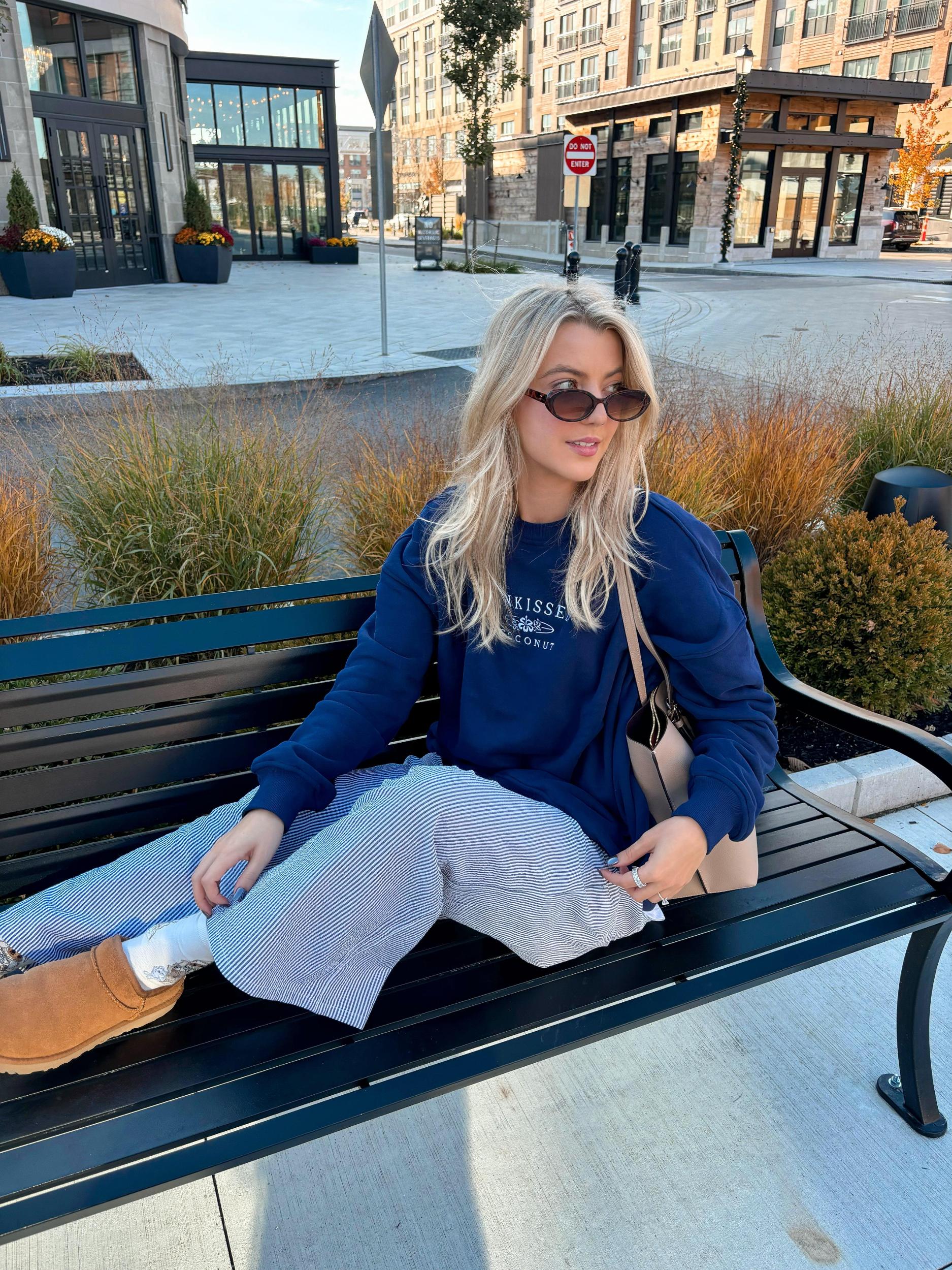 Navy Blue Sunkissedcoconut Embroider Sweatshirt Product Image