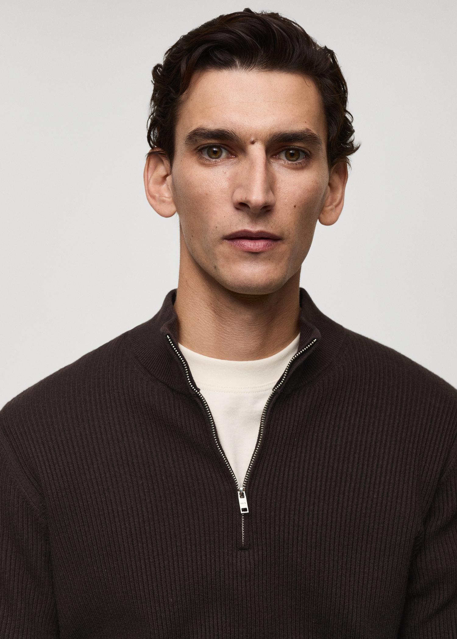 Ribbed sweater with zip neck - Men | MANGO USA Product Image